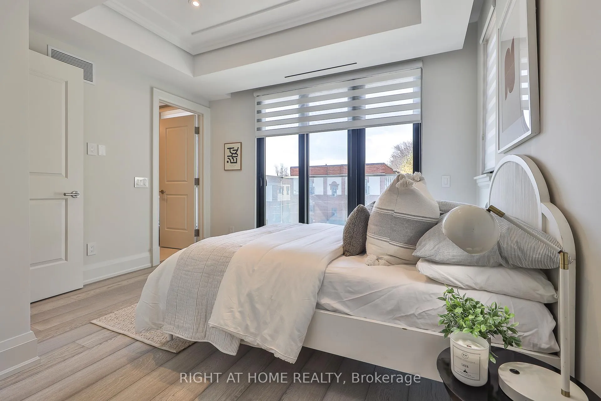Photo 26 of 363 Avenue Road, Toronto, Yonge-St. Clair — HOMEH