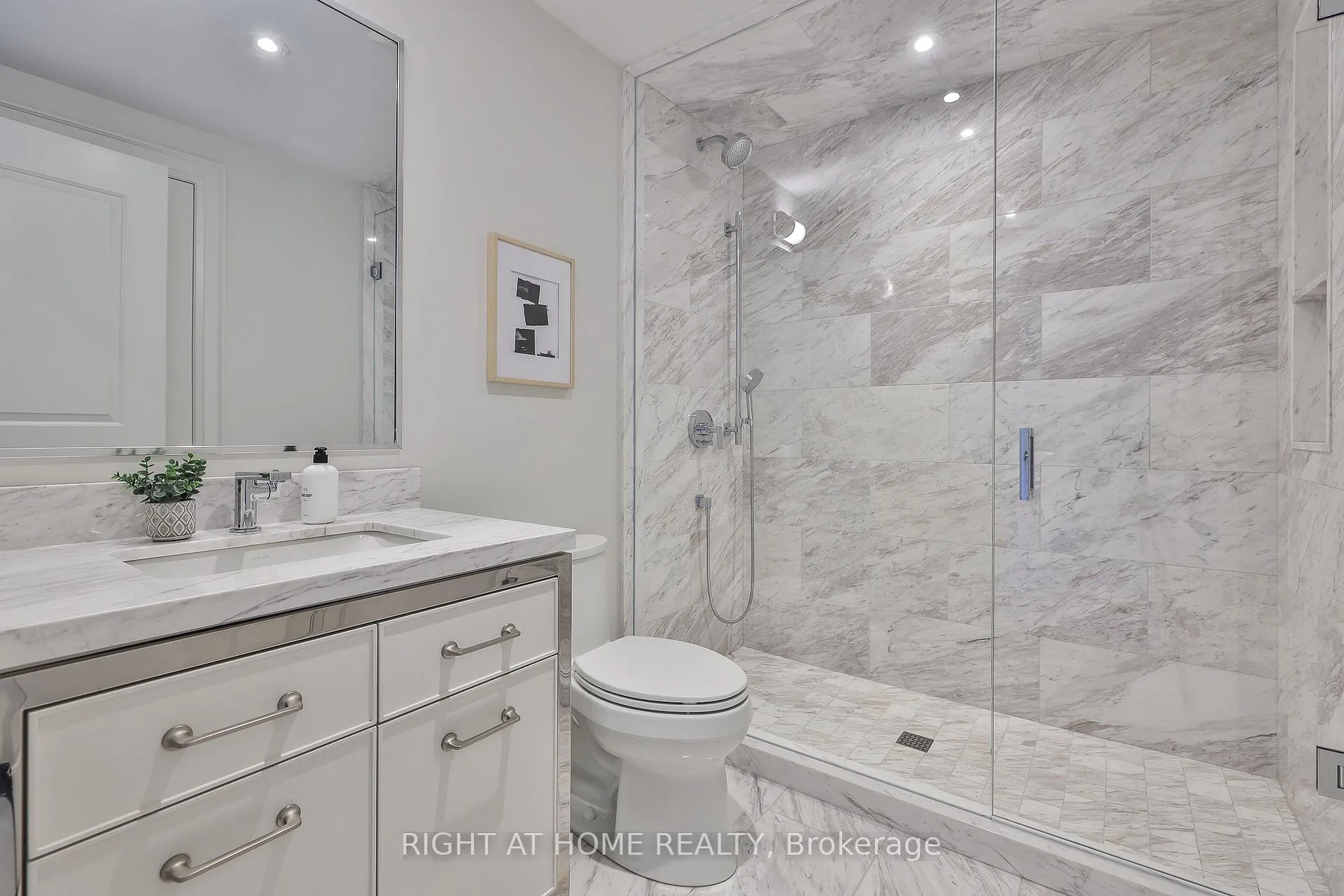 Photo 29 of 363 Avenue Road, Toronto, Yonge-St. Clair — HOMEH