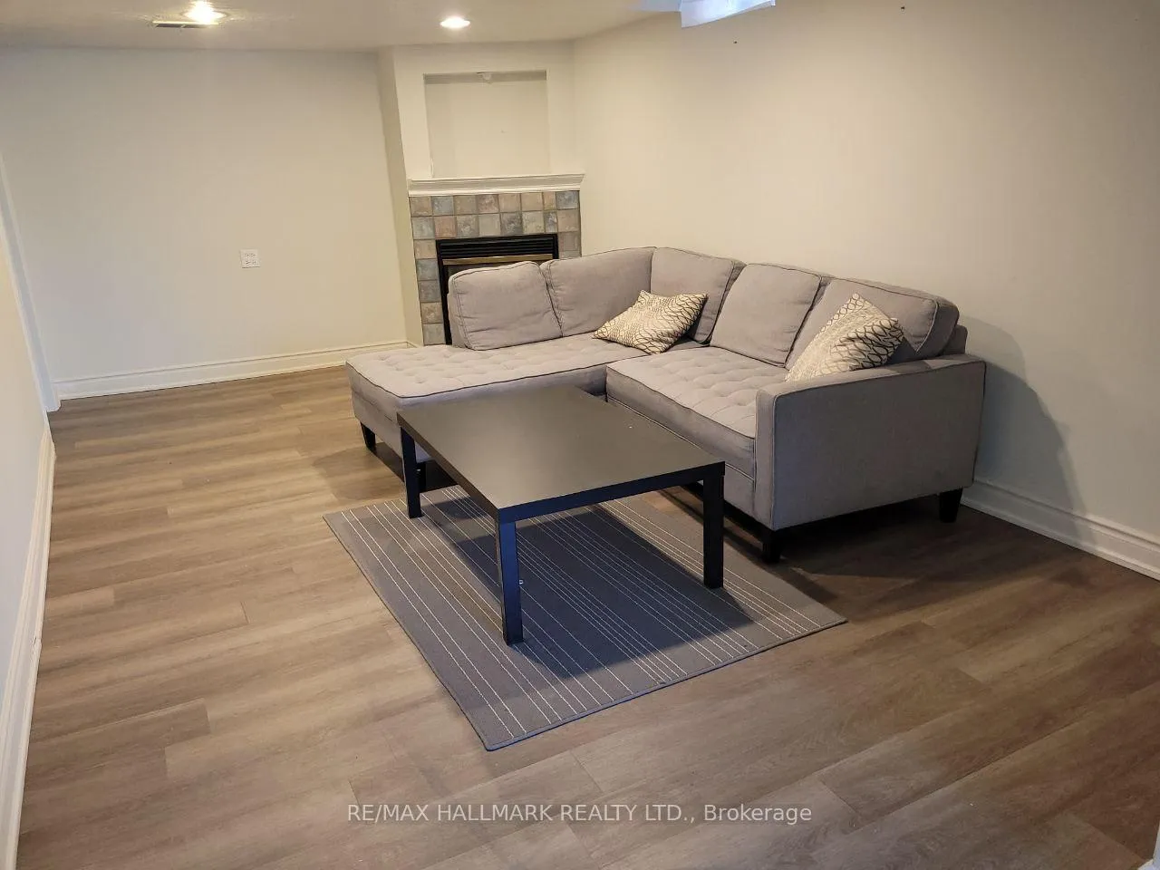 Photo 5 of Unit Lower, 59 Golf Links Drive, Aurora, Aurora Highlands — HOMEH