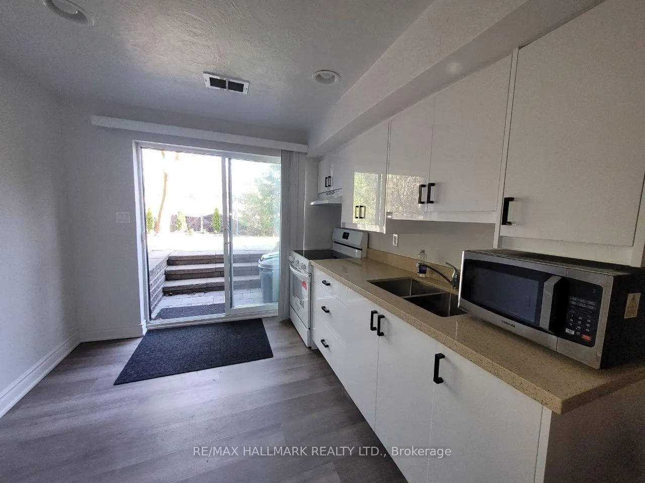 Photo 7 of Unit Lower, 59 Golf Links Drive, Aurora, Aurora Highlands — HOMEH