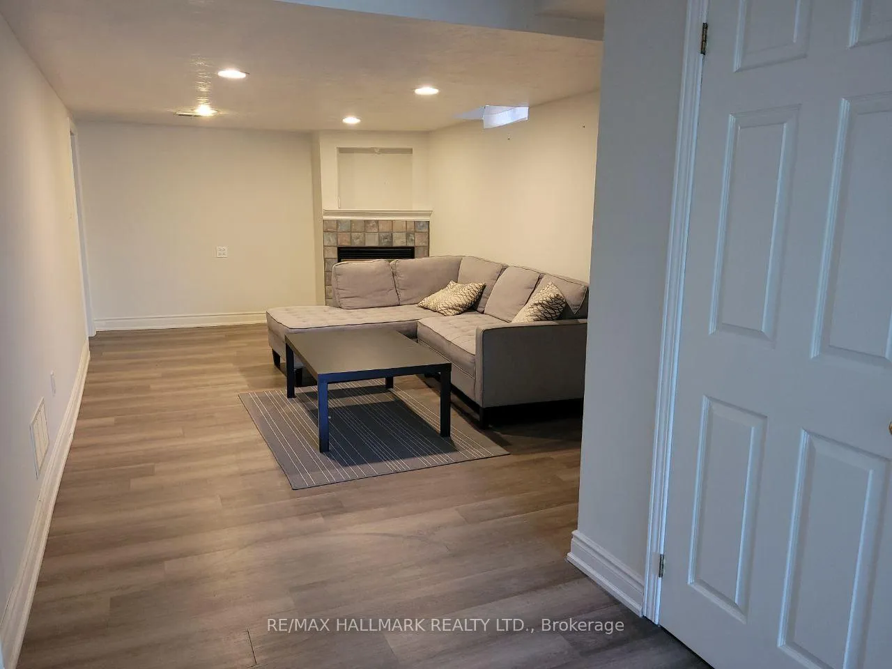 Photo 9 of Unit Lower, 59 Golf Links Drive, Aurora, Aurora Highlands — HOMEH