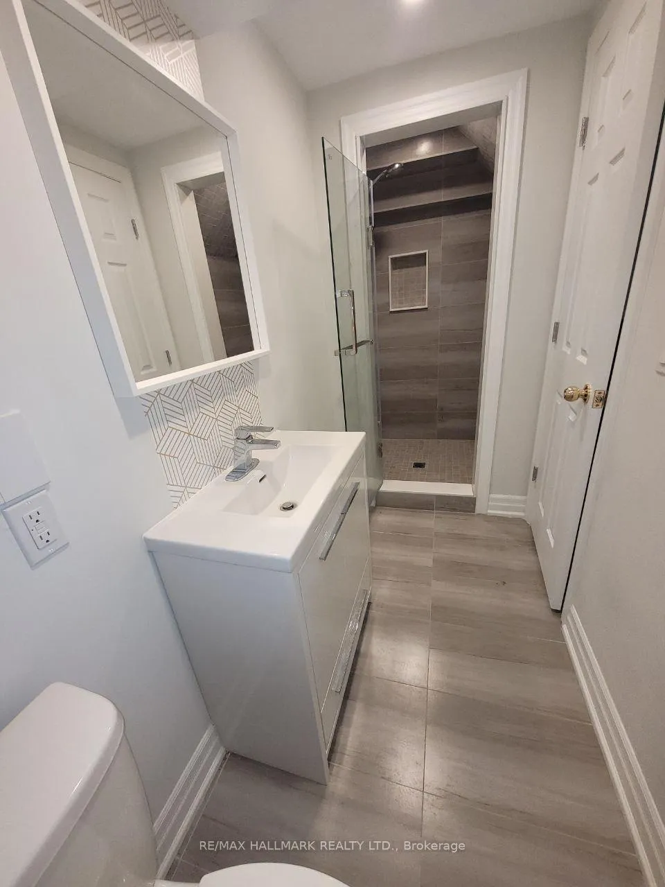 Photo 12 of Unit Lower, 59 Golf Links Drive, Aurora, Aurora Highlands — HOMEH