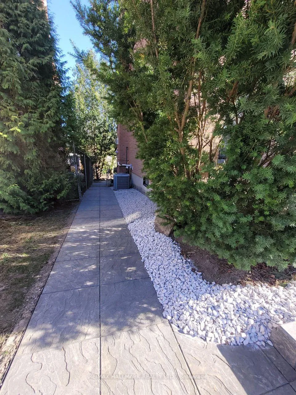 Photo 16 of Unit Lower, 59 Golf Links Drive, Aurora, Aurora Highlands — HOMEH
