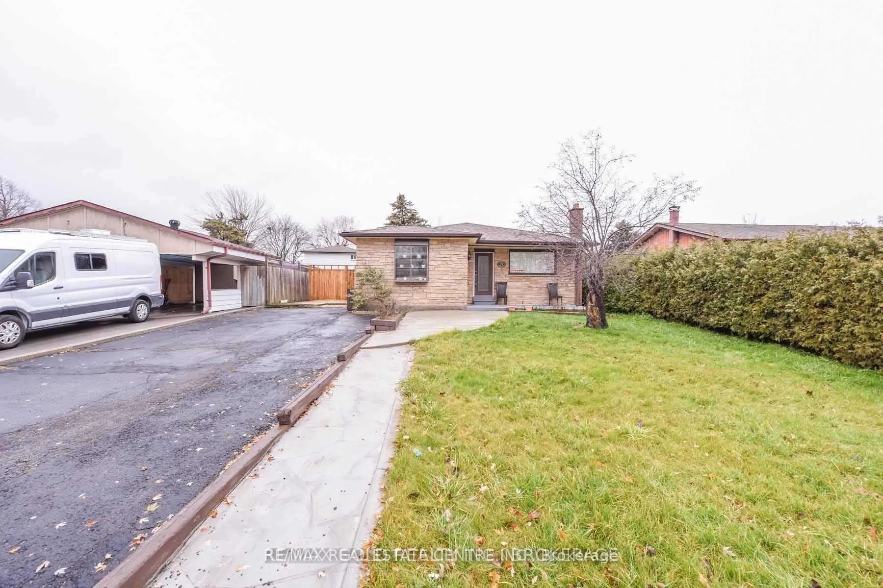 Photo 1 of 27 Drury (Upper) Crescent, Brampton, Southgate — HOMEH