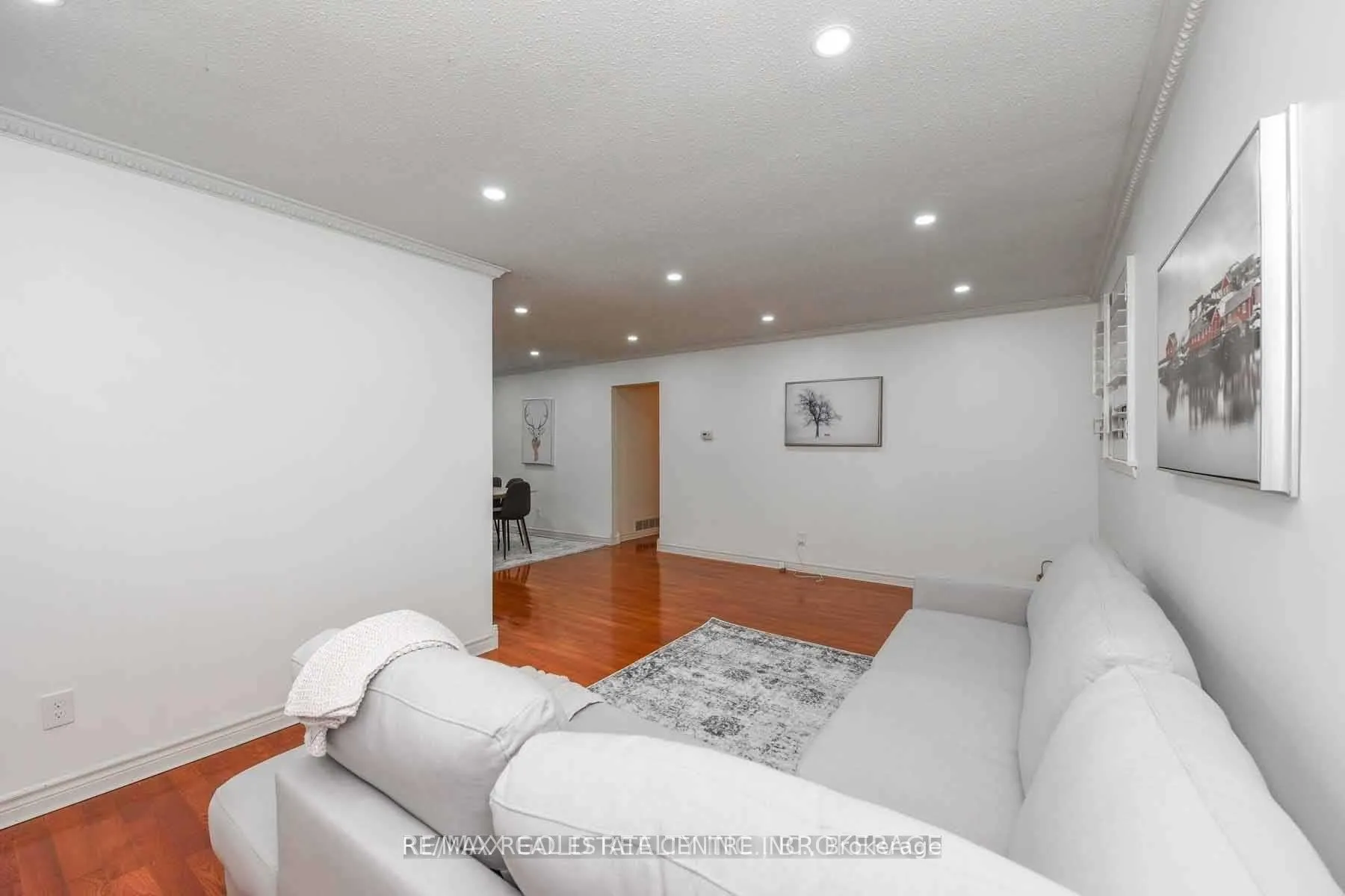 Photo 15 of 27 Drury (Upper) Crescent, Brampton, Southgate — HOMEH