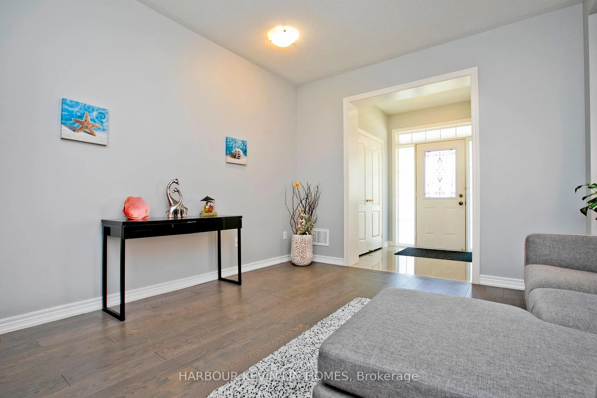 Photo 3 of 75 Busch Avenue, Markham, Berczy — HOMEH