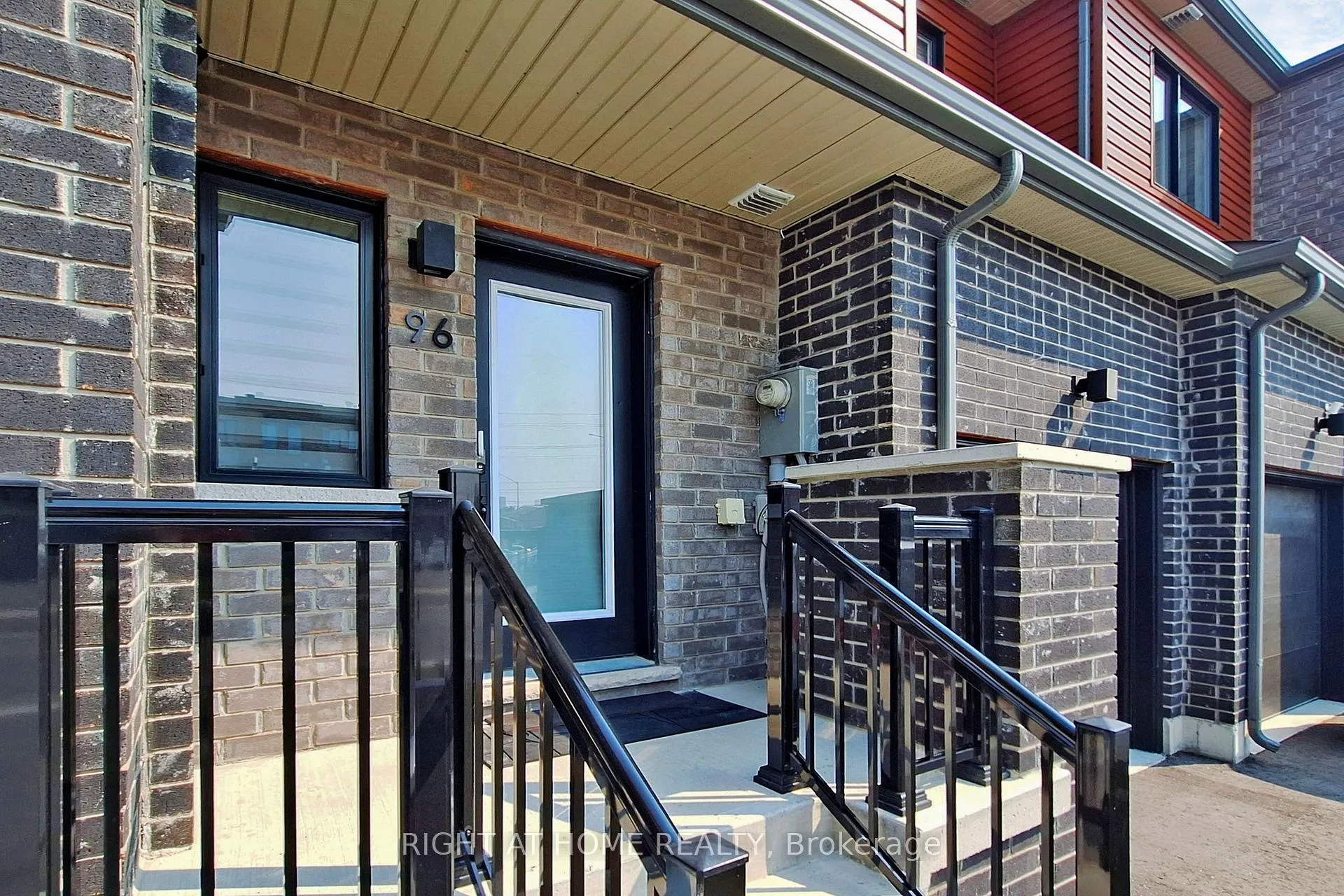 Photo 2 of 96 Fairlane Avenue, Barrie, Painswick South — HOMEH