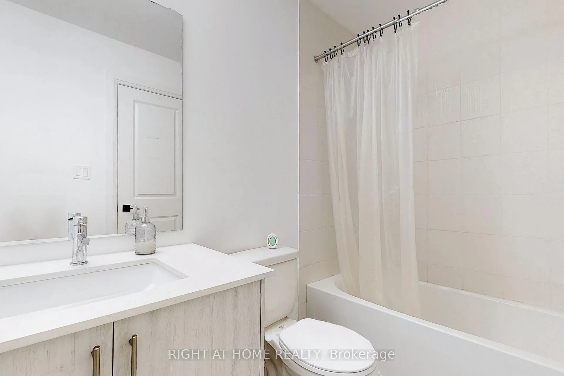 Photo 19 of 96 Fairlane Avenue, Barrie, Painswick South — HOMEH