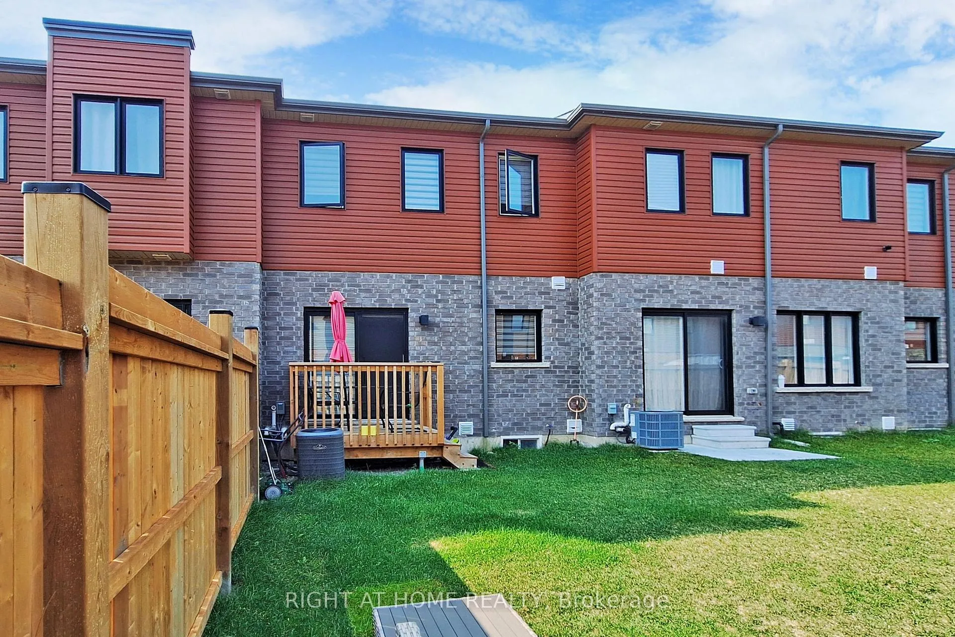 Photo 21 of 96 Fairlane Avenue, Barrie, Painswick South — HOMEH