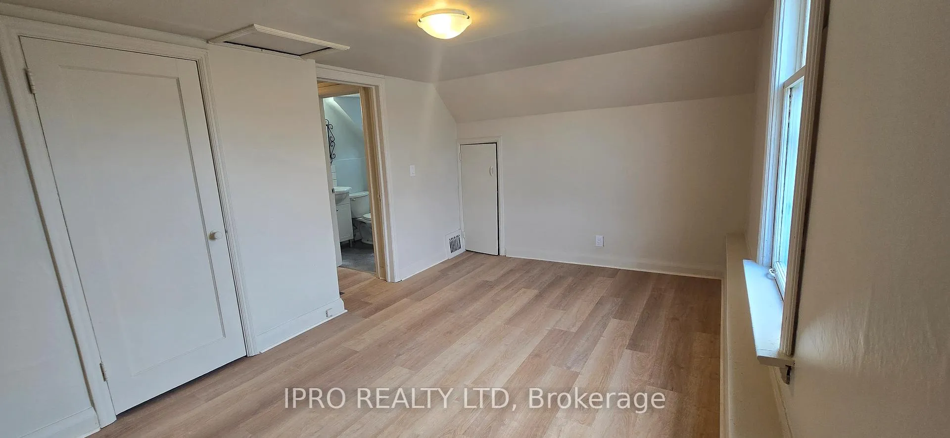 Photo 9 of Unit Upper, 3 Henderson Avenue, Brampton, Downtown Brampton — HOMEH