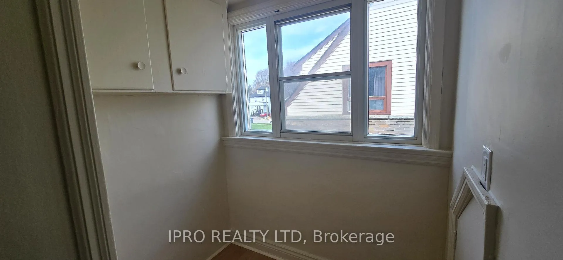 Photo 13 of Unit Upper, 3 Henderson Avenue, Brampton, Downtown Brampton — HOMEH