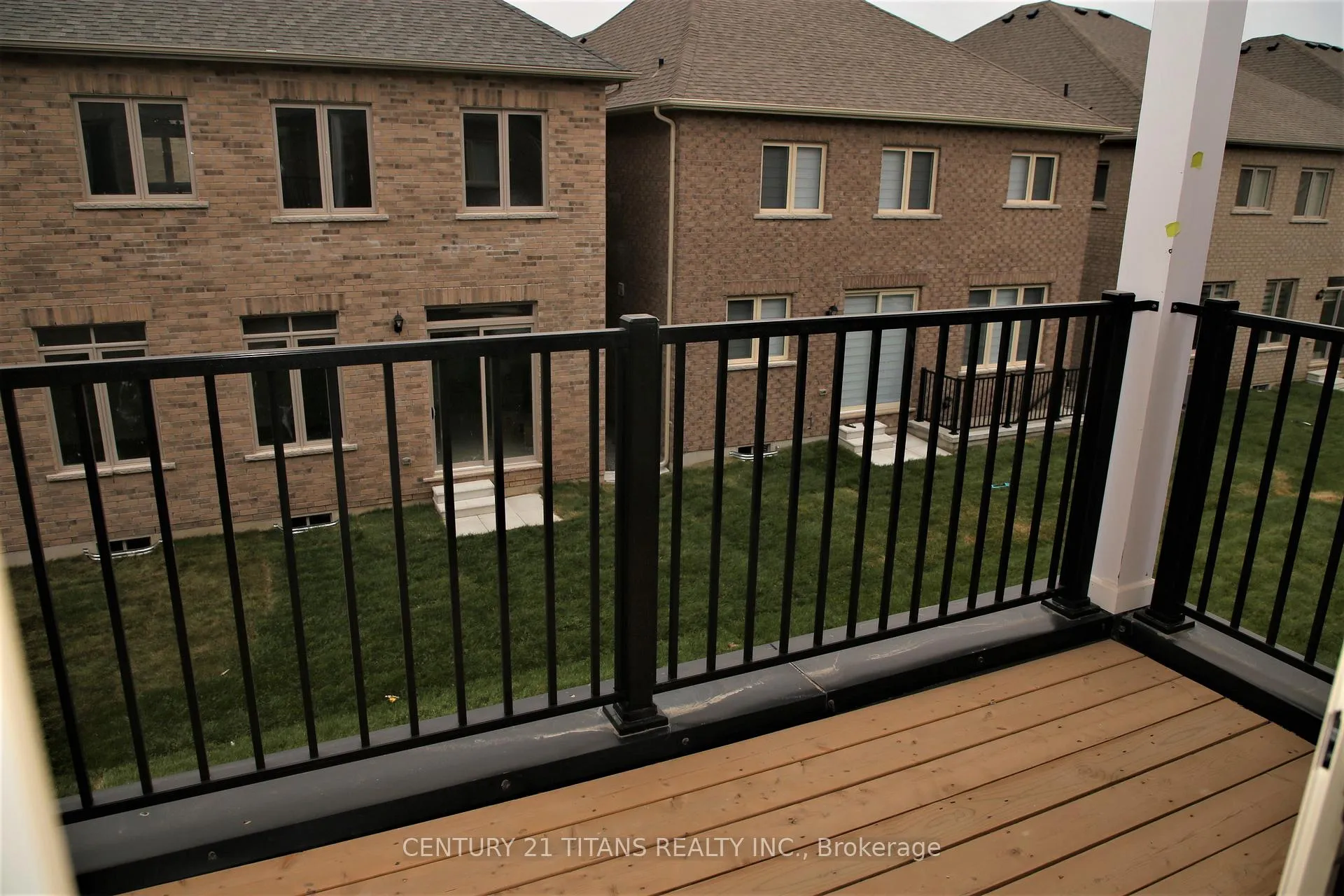 Photo 7 of 15 Junior Road, Brampton, Northwest Brampton — HOMEH