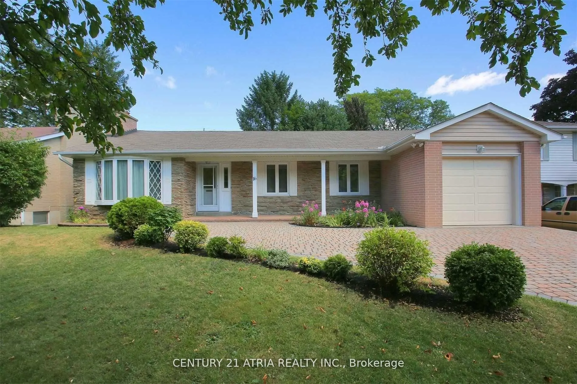 Photo 2 of 16 Brightbay Crescent, Markham, Grandview — HOMEH