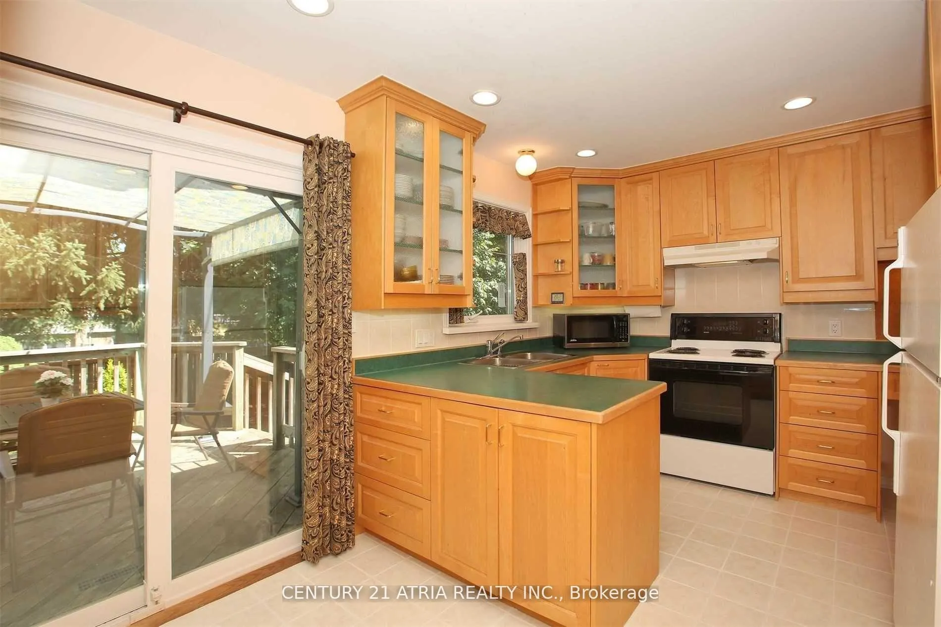 Photo 9 of 16 Brightbay Crescent, Markham, Grandview — HOMEH