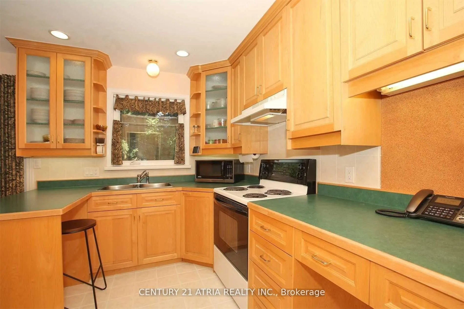 Photo 10 of 16 Brightbay Crescent, Markham, Grandview — HOMEH