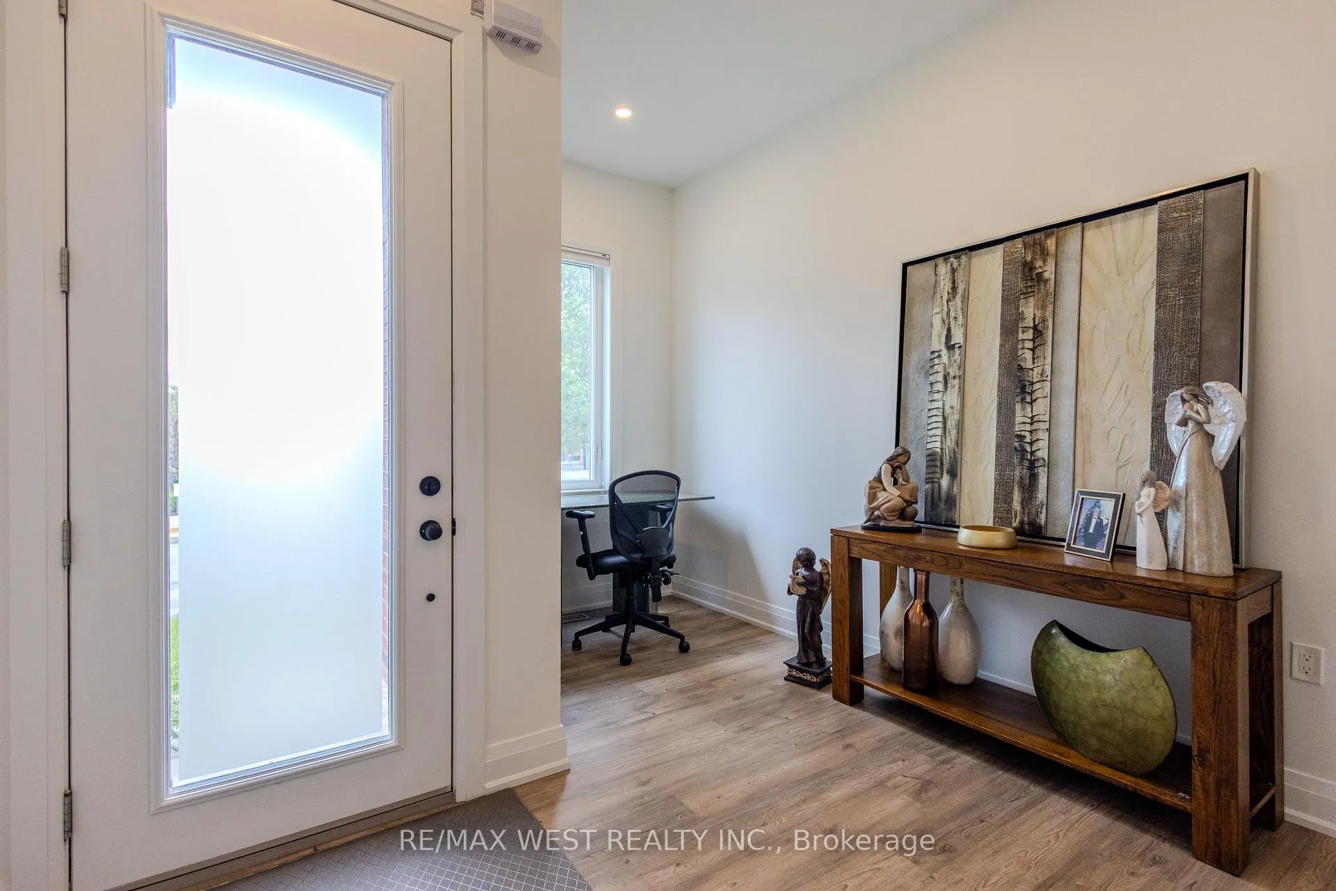 Photo 4 of Unit 9, 1465 Station Street, Pelham, Fonthill — HOMEH