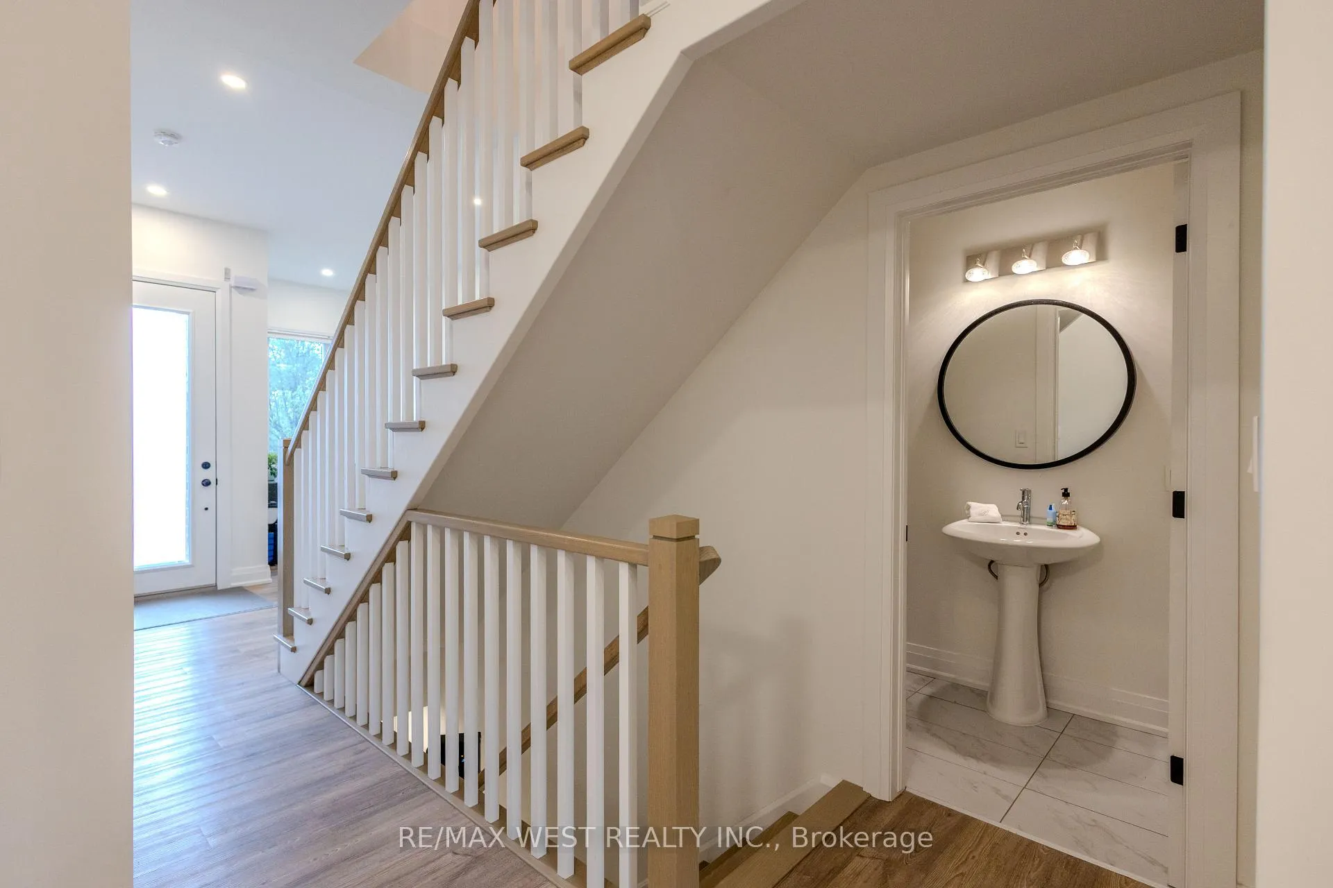 Photo 6 of Unit 9, 1465 Station Street, Pelham, Fonthill — HOMEH