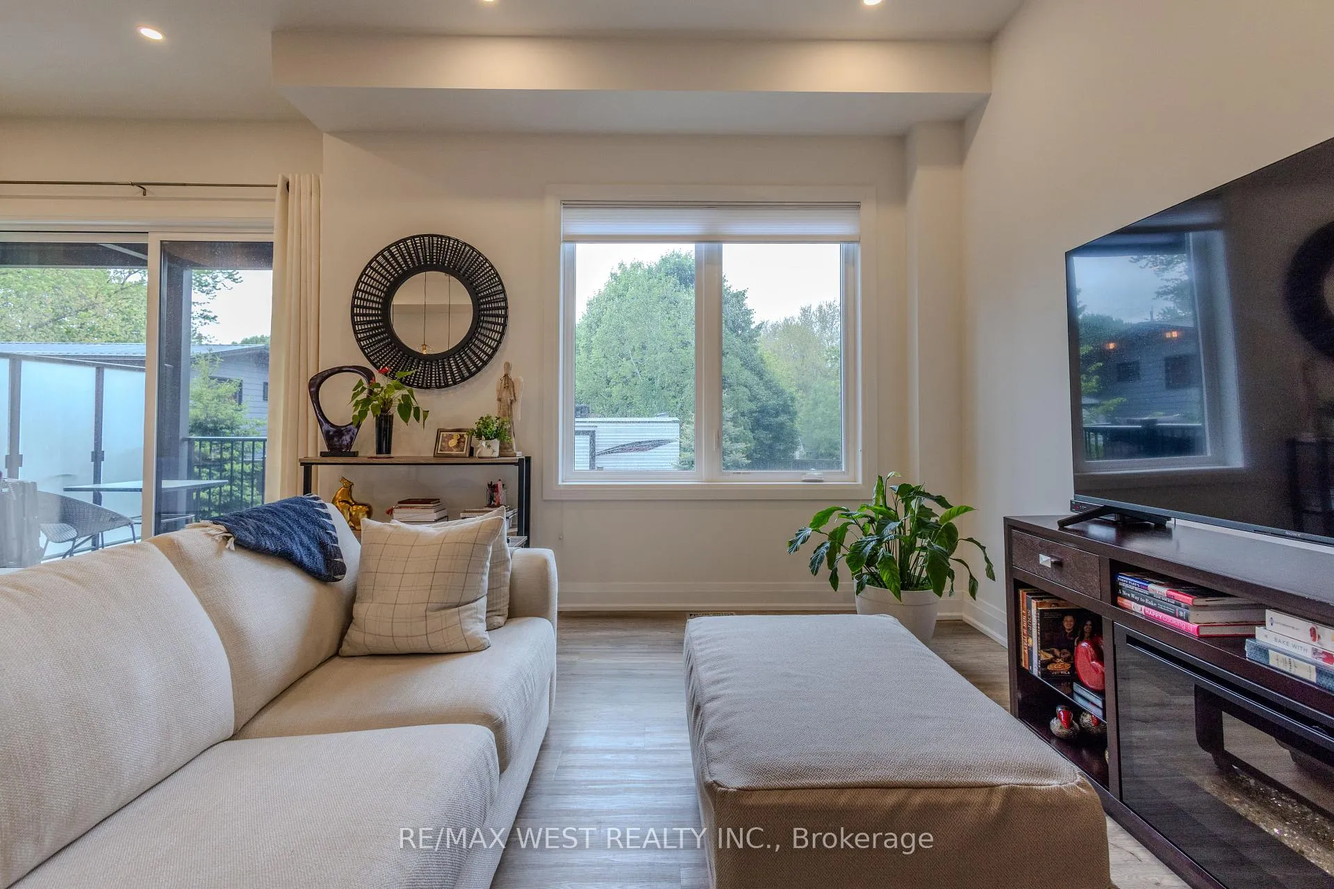 Photo 12 of Unit 9, 1465 Station Street, Pelham, Fonthill — HOMEH