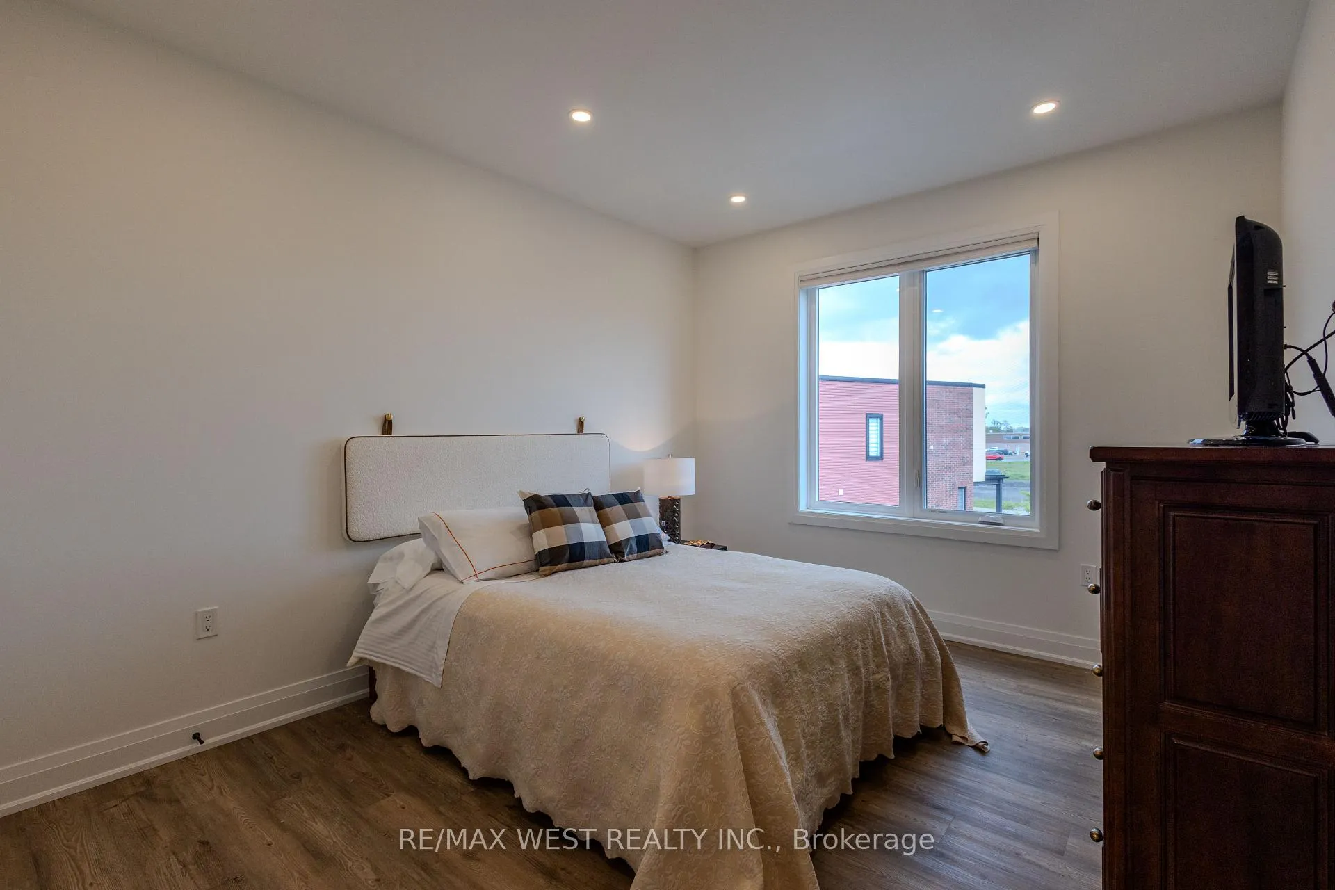 Photo 13 of Unit 9, 1465 Station Street, Pelham, Fonthill — HOMEH