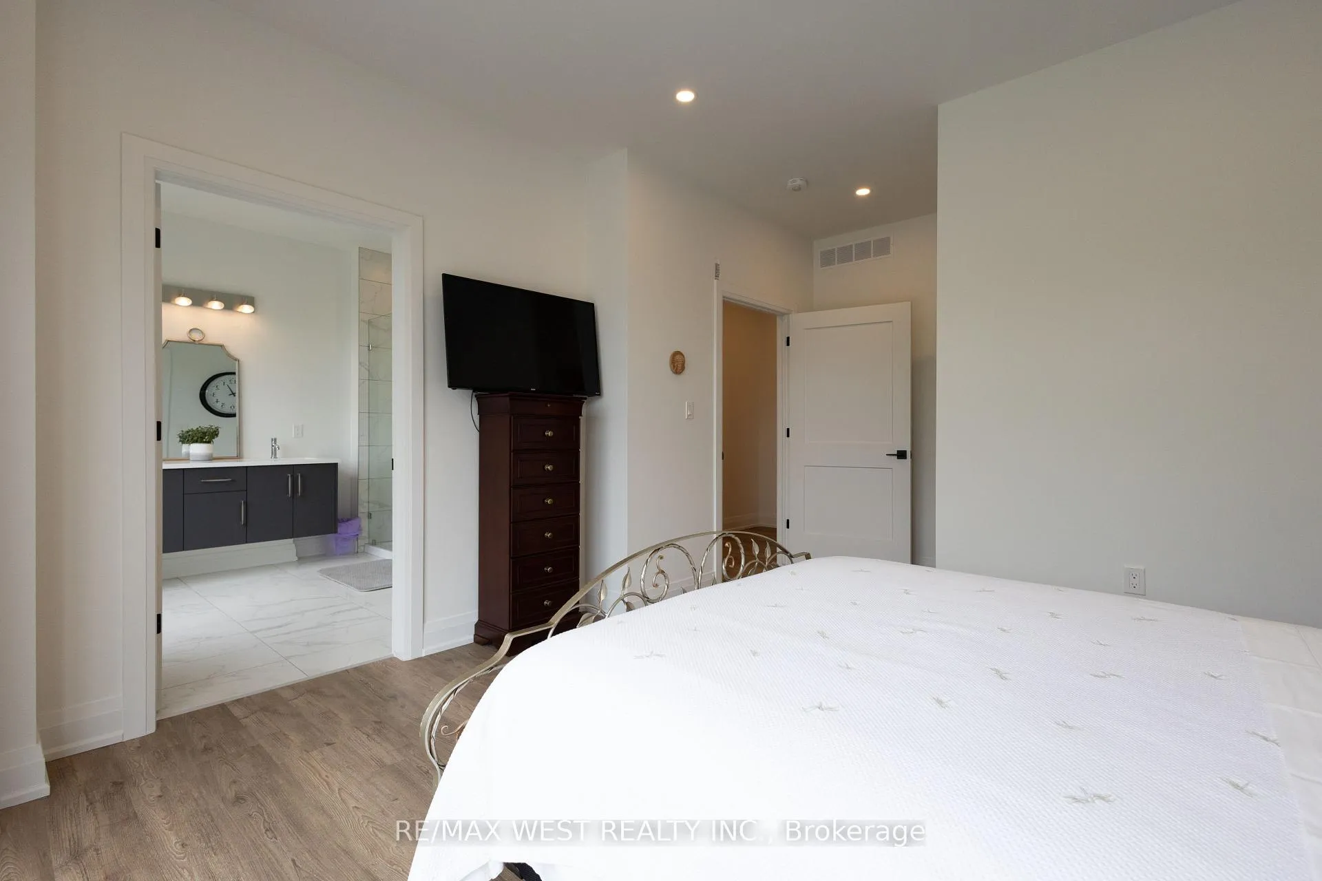Photo 31 of Unit 9, 1465 Station Street, Pelham, Fonthill — HOMEH