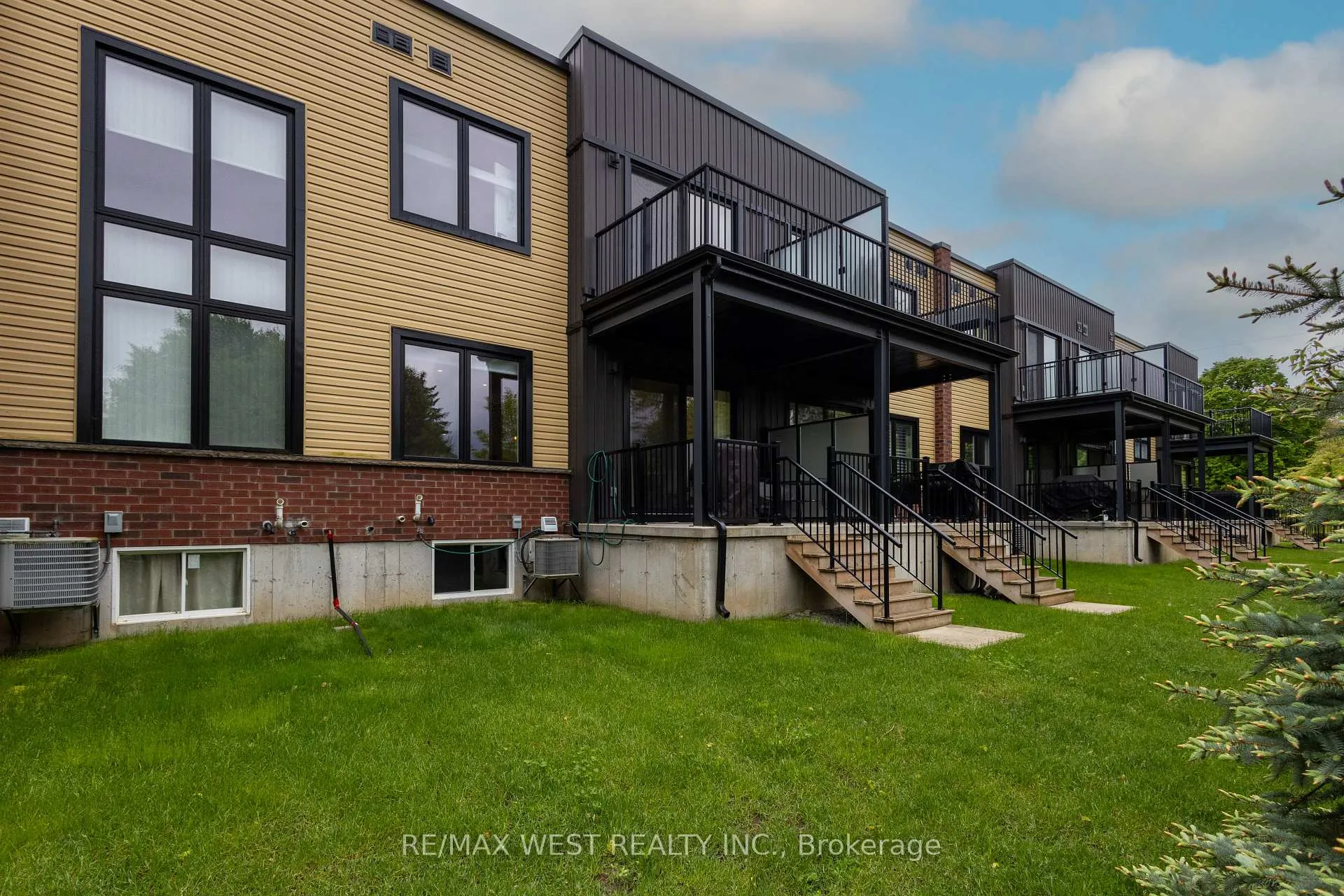 Photo 32 of Unit 9, 1465 Station Street, Pelham, Fonthill — HOMEH