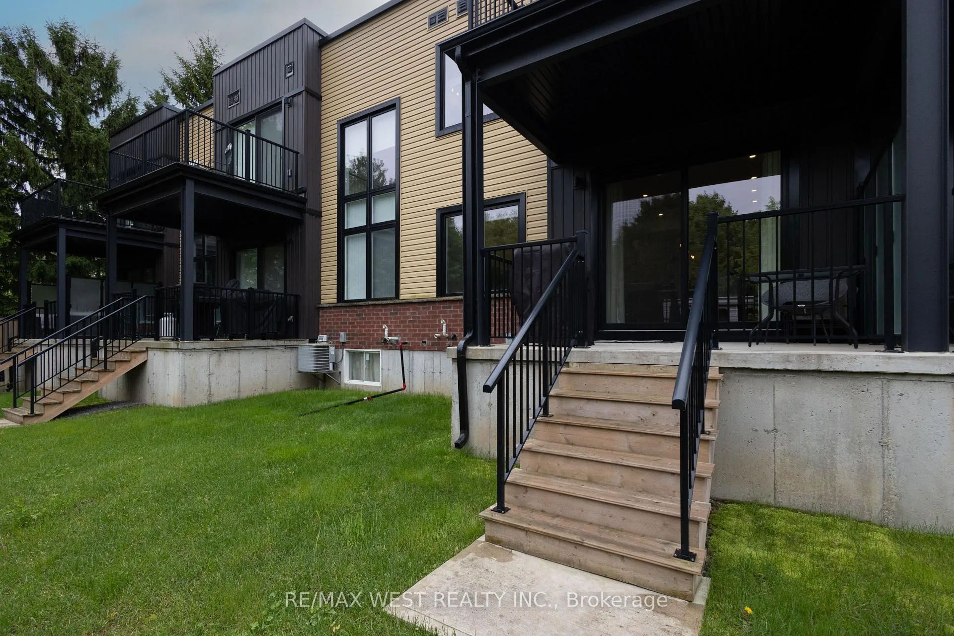 Photo 34 of Unit 9, 1465 Station Street, Pelham, Fonthill — HOMEH