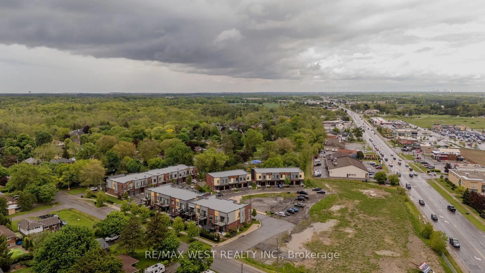Photo 41 of Unit 9, 1465 Station Street, Pelham, Fonthill — HOMEH