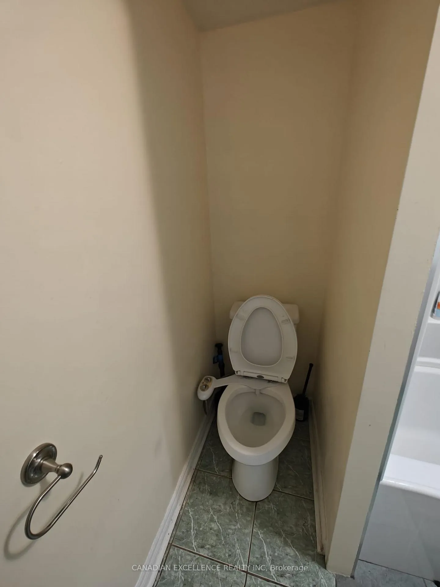 Photo 3 of 480 Fernforest Drive, Brampton, Sandringham-Wellington — HOMEH
