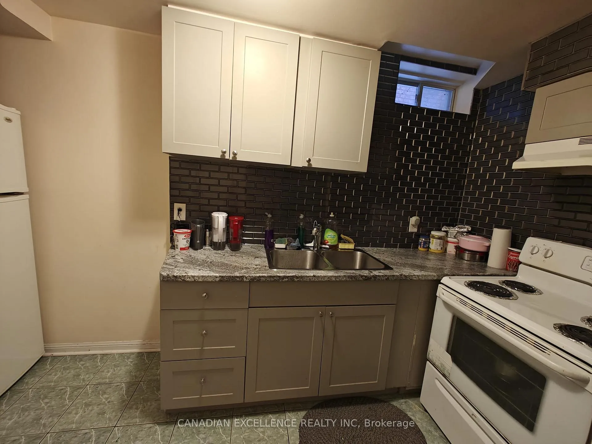 Photo 12 of 480 Fernforest Drive, Brampton, Sandringham-Wellington — HOMEH