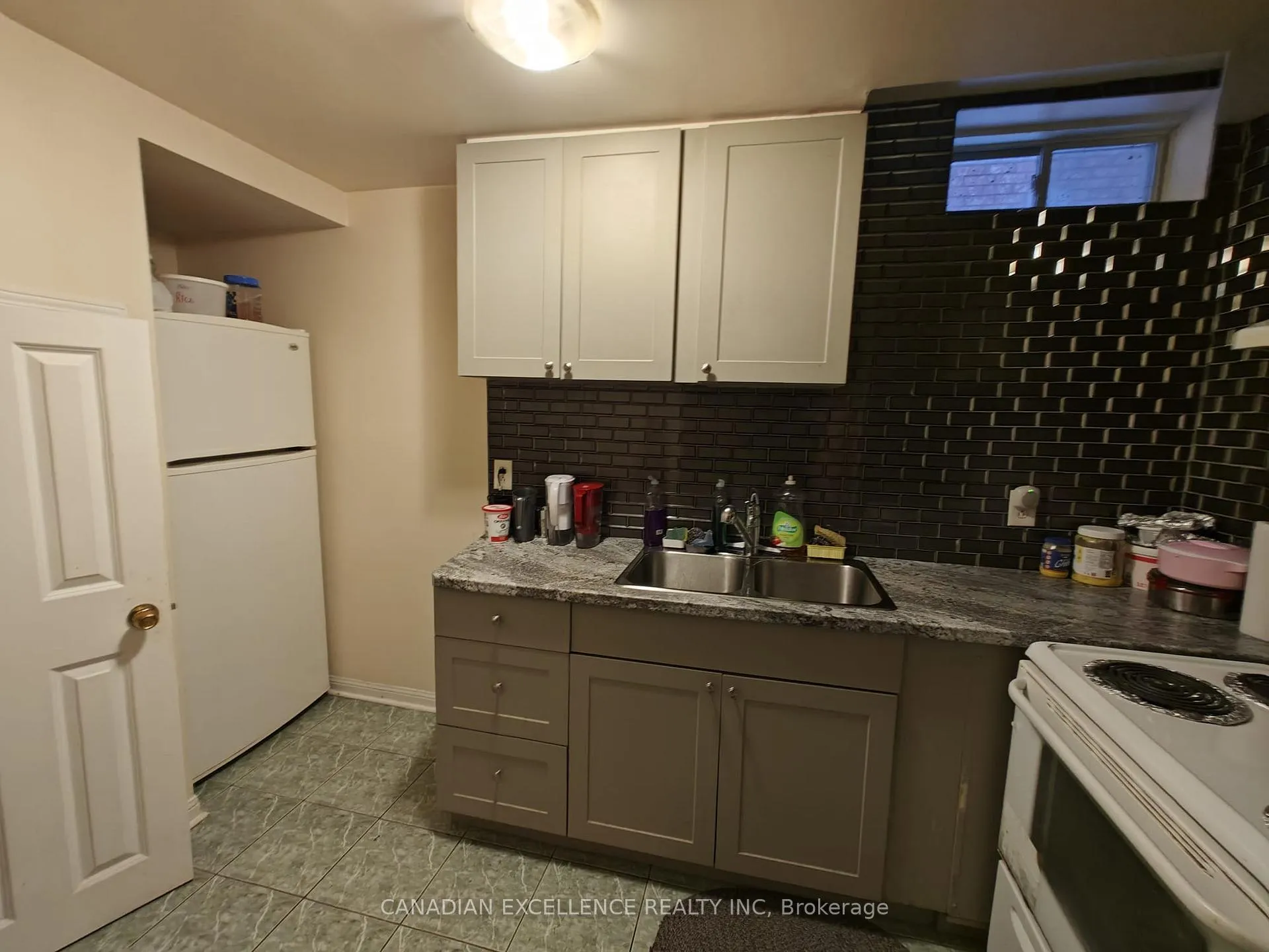 Photo 15 of 480 Fernforest Drive, Brampton, Sandringham-Wellington — HOMEH