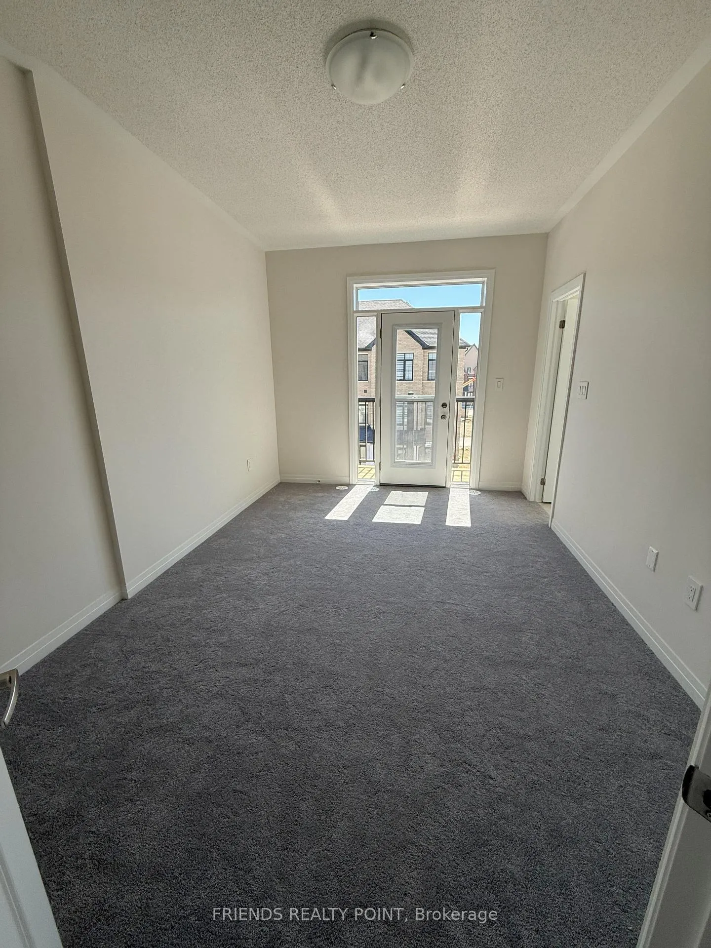 Photo 6 of 27 Bonnington Drive, Brampton, Northwest Brampton — HOMEH