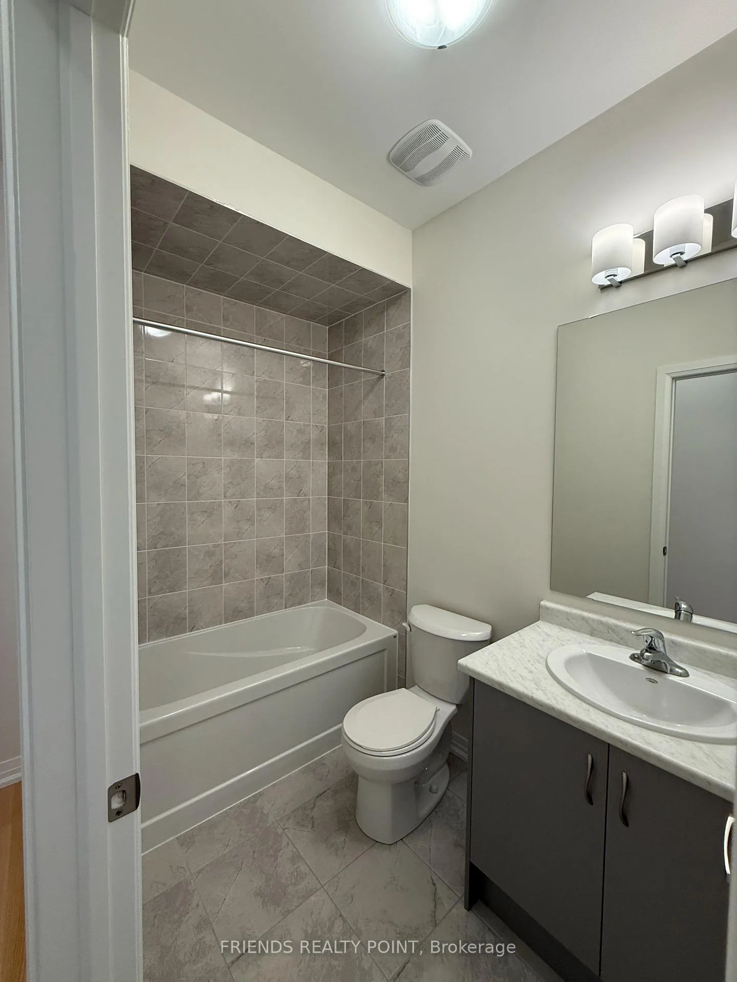 Photo 18 of 27 Bonnington Drive, Brampton, Northwest Brampton — HOMEH