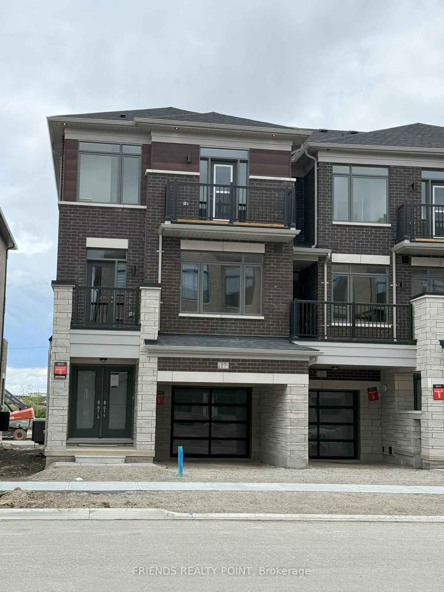 Photo 26 of 27 Bonnington Drive, Brampton, Northwest Brampton — HOMEH