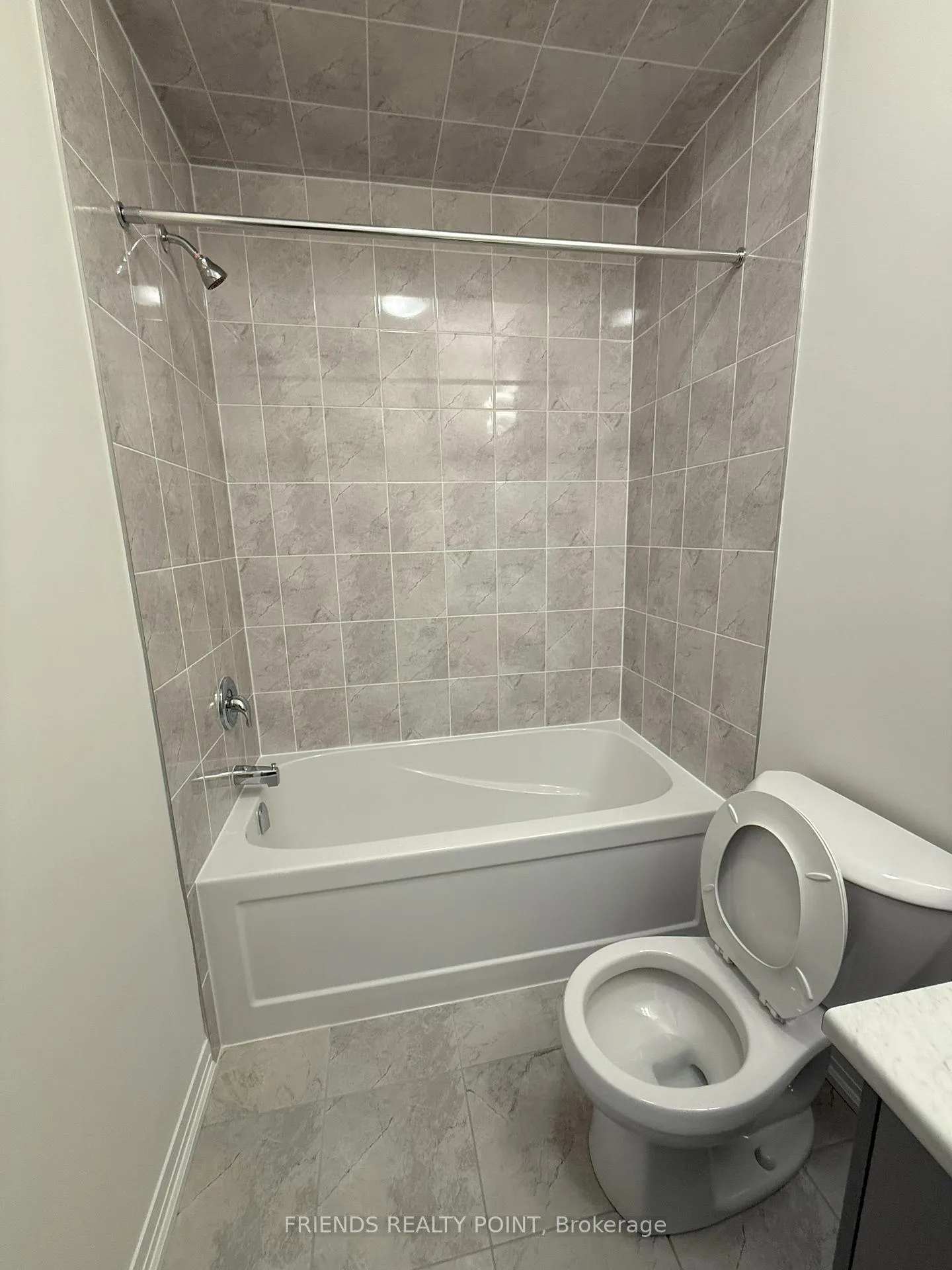 Photo 30 of 27 Bonnington Drive, Brampton, Northwest Brampton — HOMEH