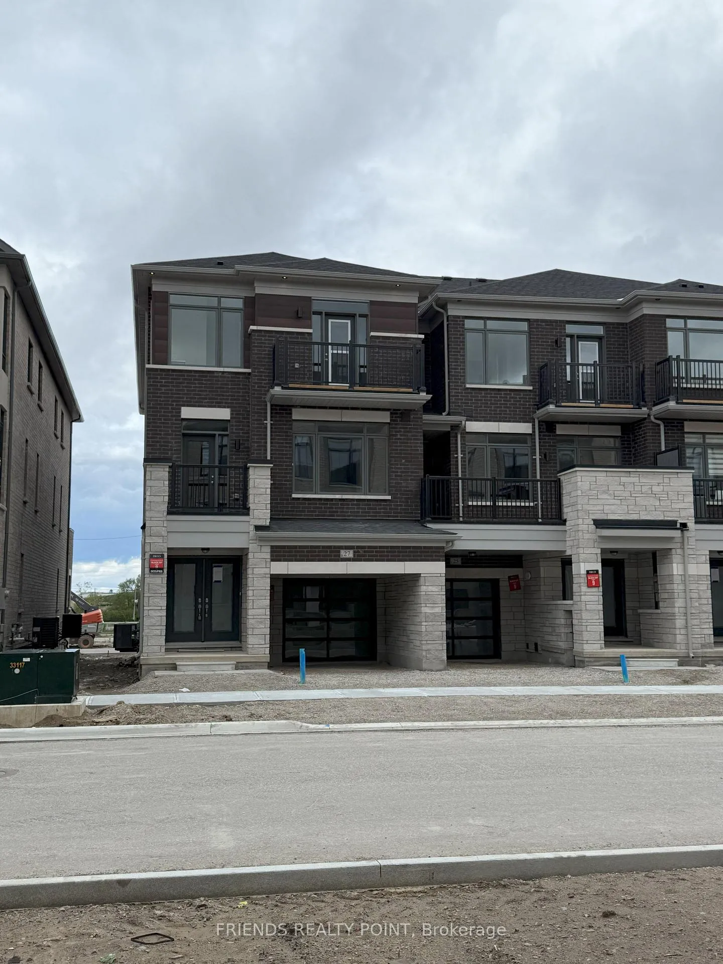 Photo 32 of 27 Bonnington Drive, Brampton, Northwest Brampton — HOMEH