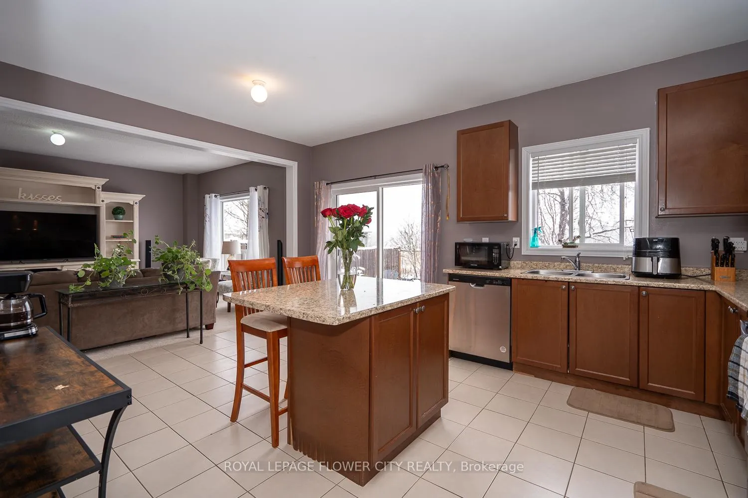 Photo 14 of 896 O'Reilly Crescent, Shelburne — HOMEH