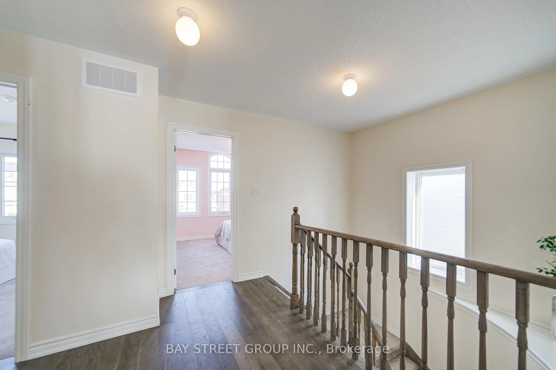 Photo 16 of 72 Forestlane Way, Scugog, Port Perry — HOMEH