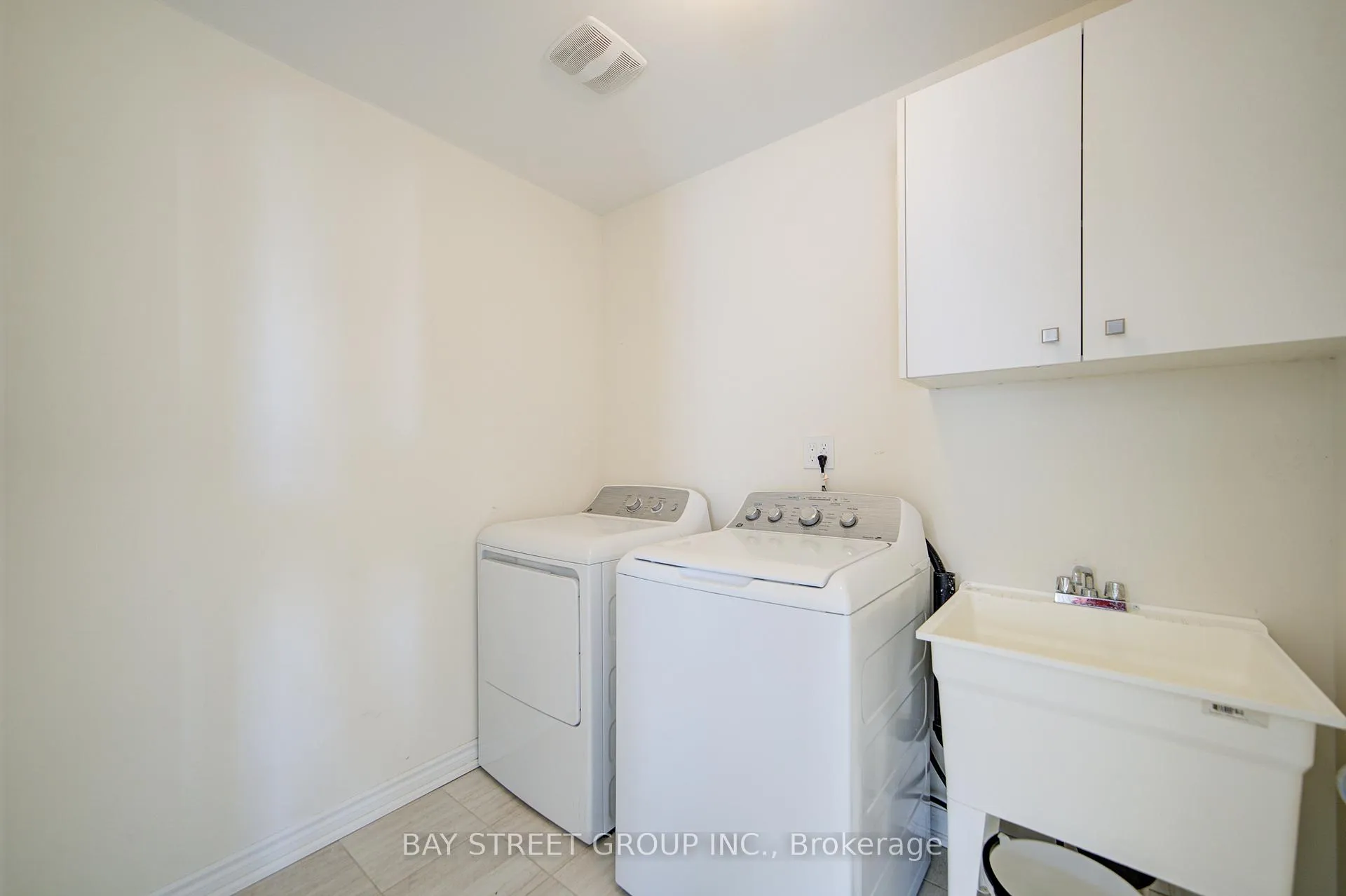 Photo 23 of 72 Forestlane Way, Scugog, Port Perry — HOMEH