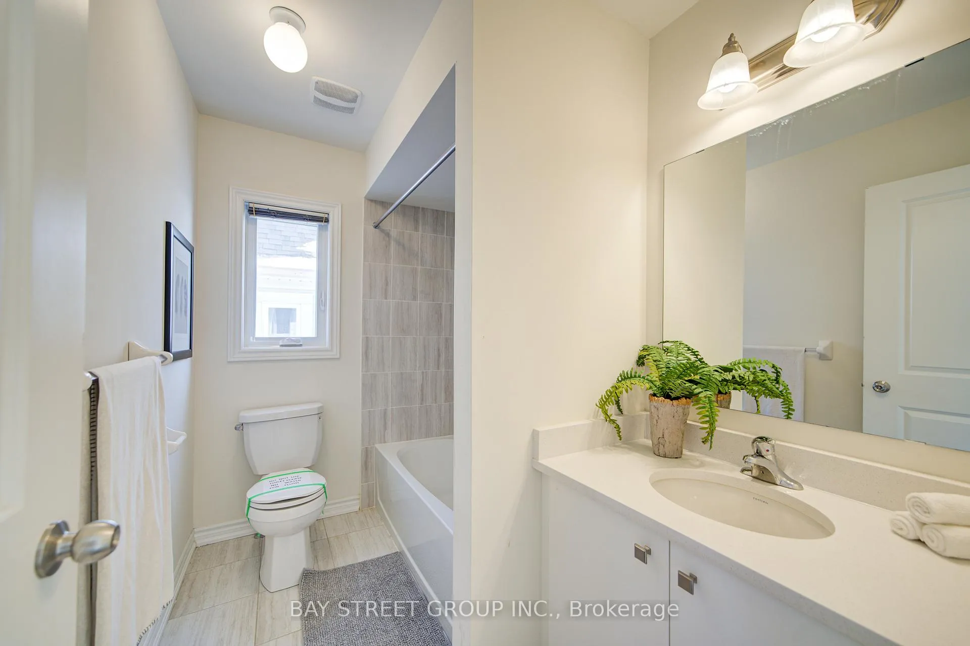Photo 24 of 72 Forestlane Way, Scugog, Port Perry — HOMEH