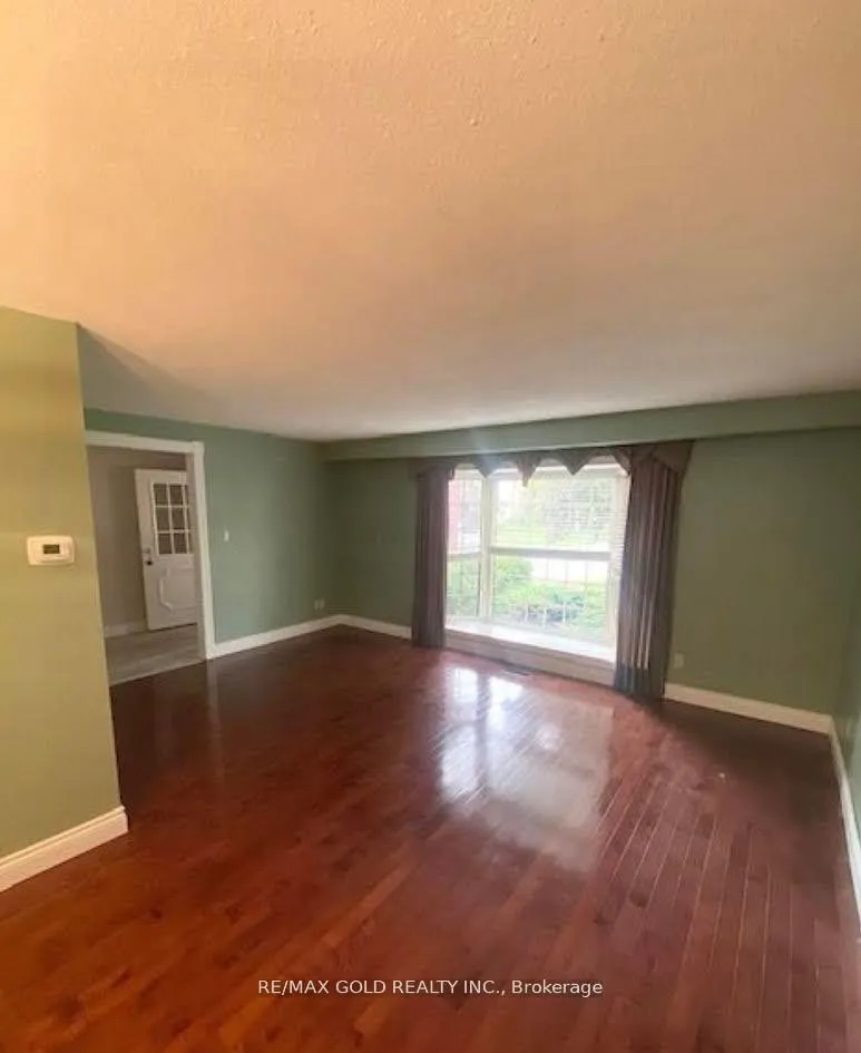 Photo 7 of 30 Blackthorn Lane, Brampton, Brampton North — HOMEH