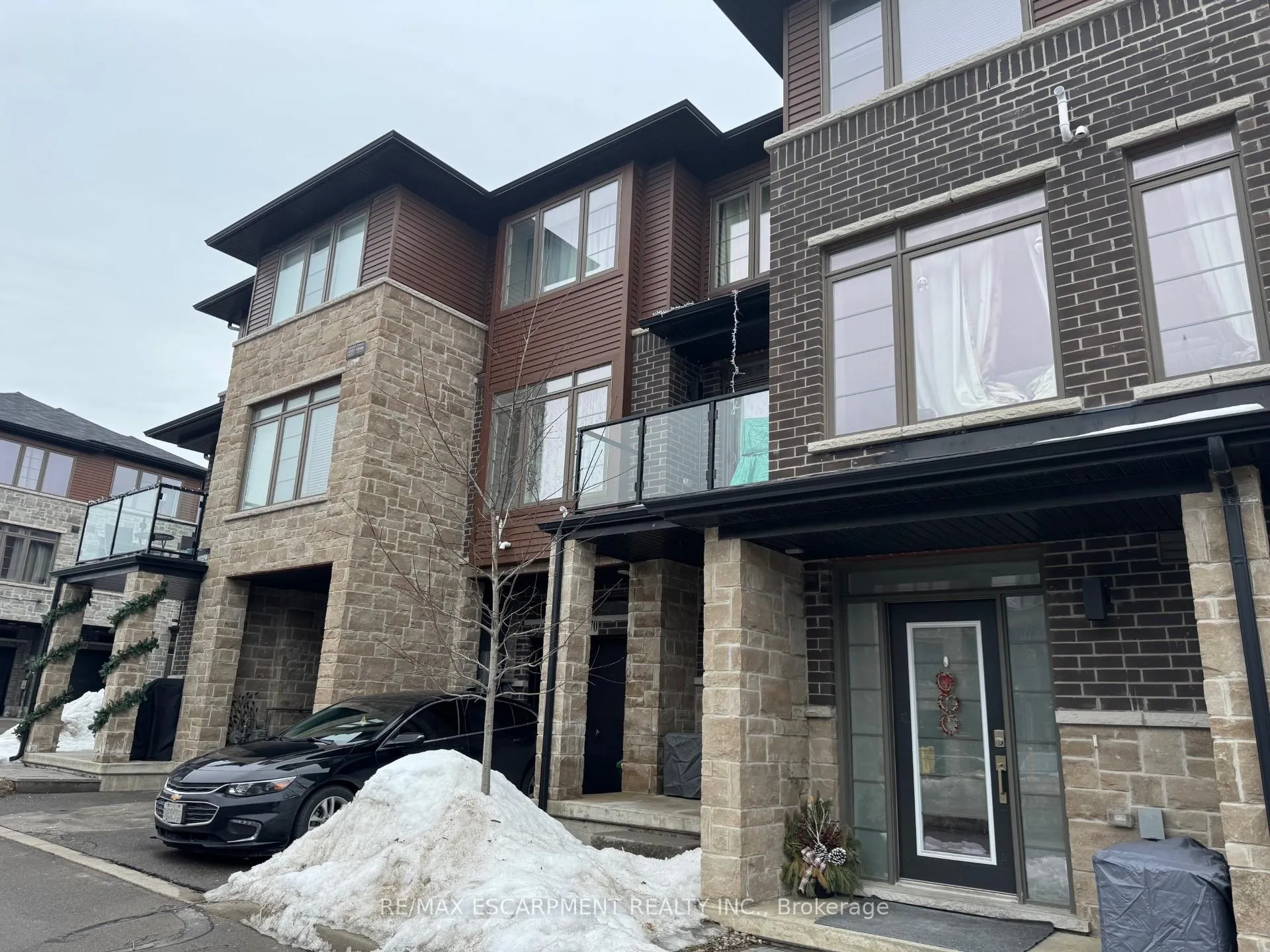 Photo 1 of Unit 270, 30 Times Square Boulevard, Hamilton, Stoney Creek — HOMEH