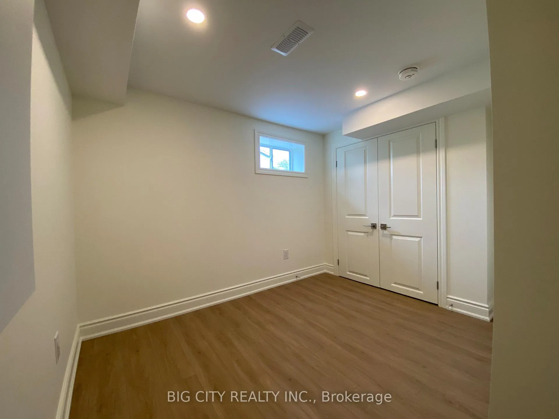 Photo 10 of Unit Lower, 319 East 31St Street, Hamilton, Macassa — HOMEH