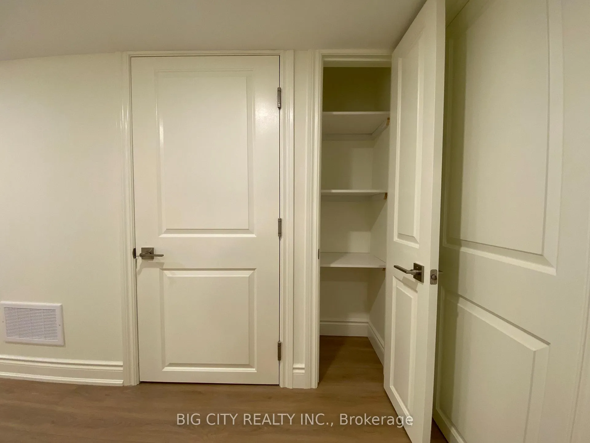 Photo 11 of Unit Lower, 319 East 31St Street, Hamilton, Macassa — HOMEH