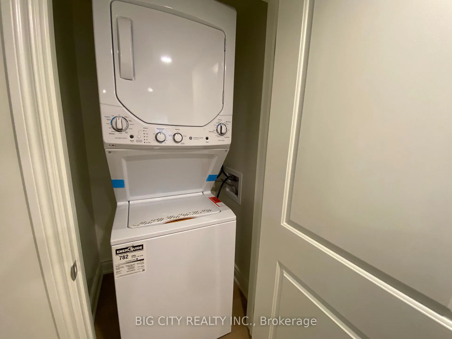 Photo 14 of Unit Lower, 319 East 31St Street, Hamilton, Macassa — HOMEH