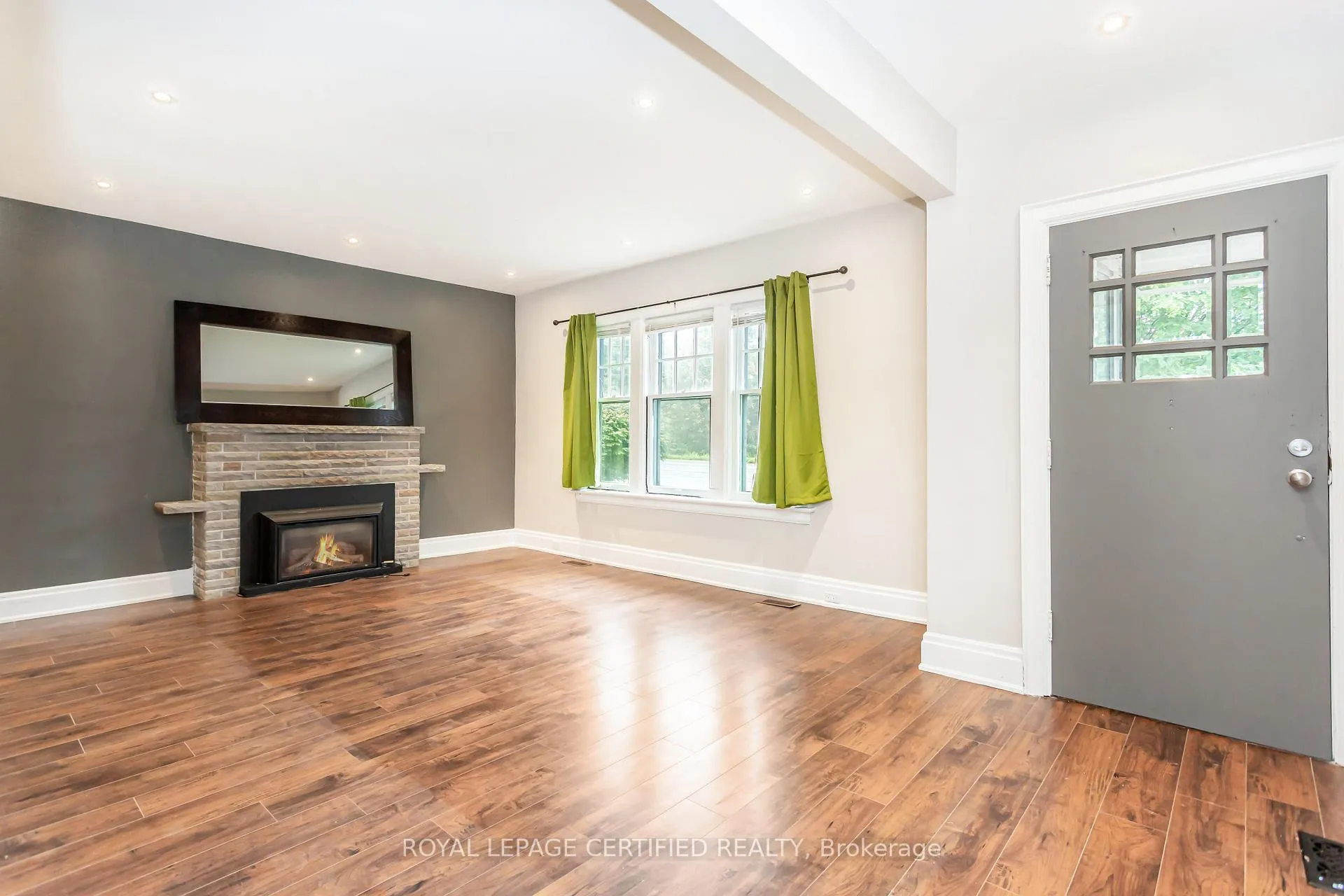 Photo 9 of 391 Dundas Street E, Hamilton, Waterdown — HOMEH