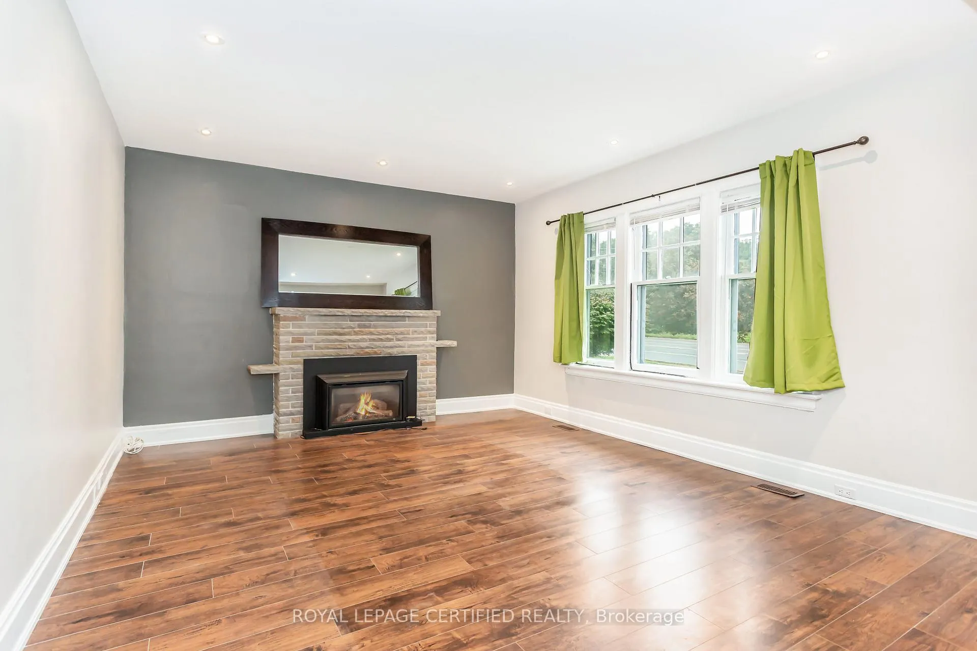 Photo 10 of 391 Dundas Street E, Hamilton, Waterdown — HOMEH