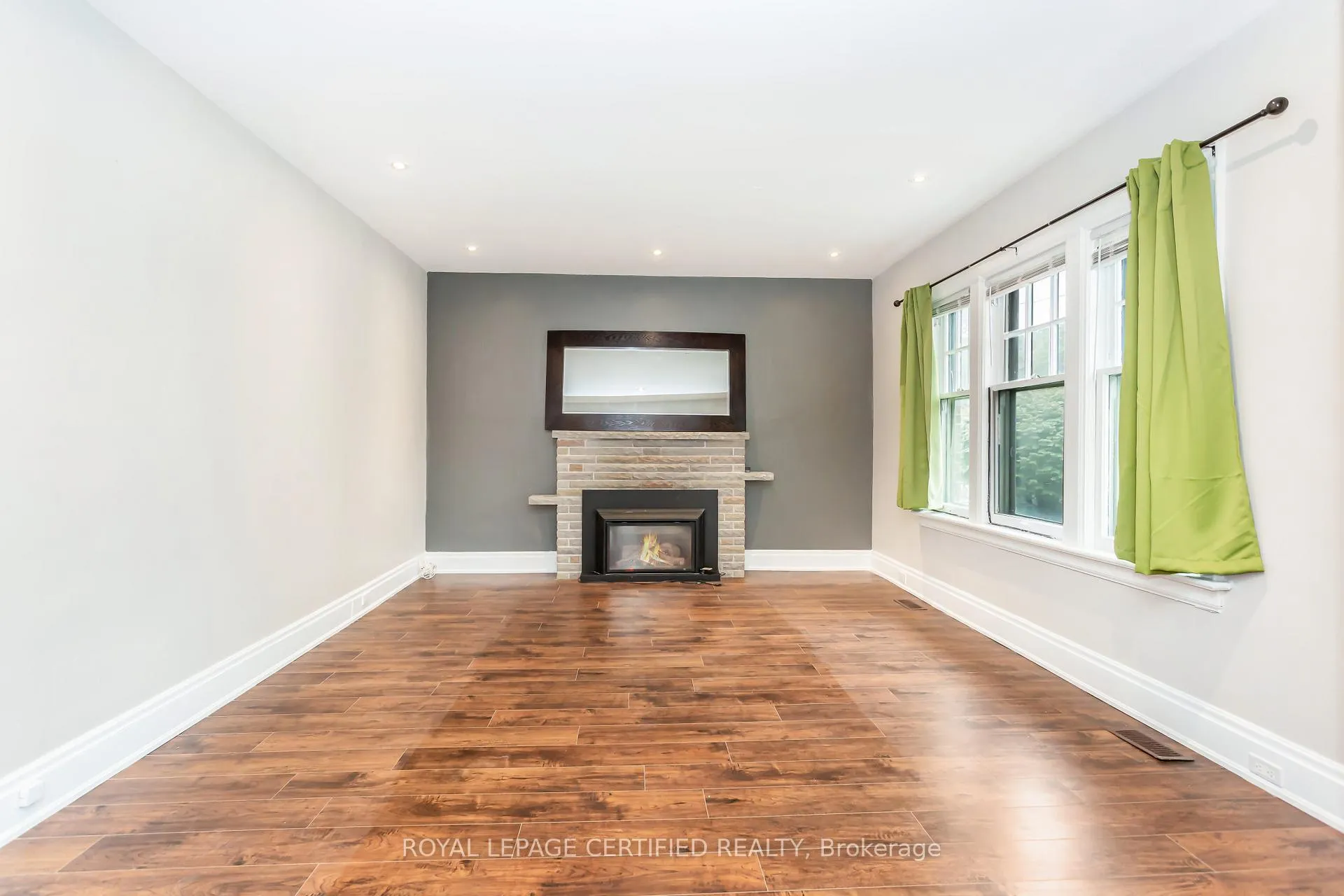 Photo 11 of 391 Dundas Street E, Hamilton, Waterdown — HOMEH
