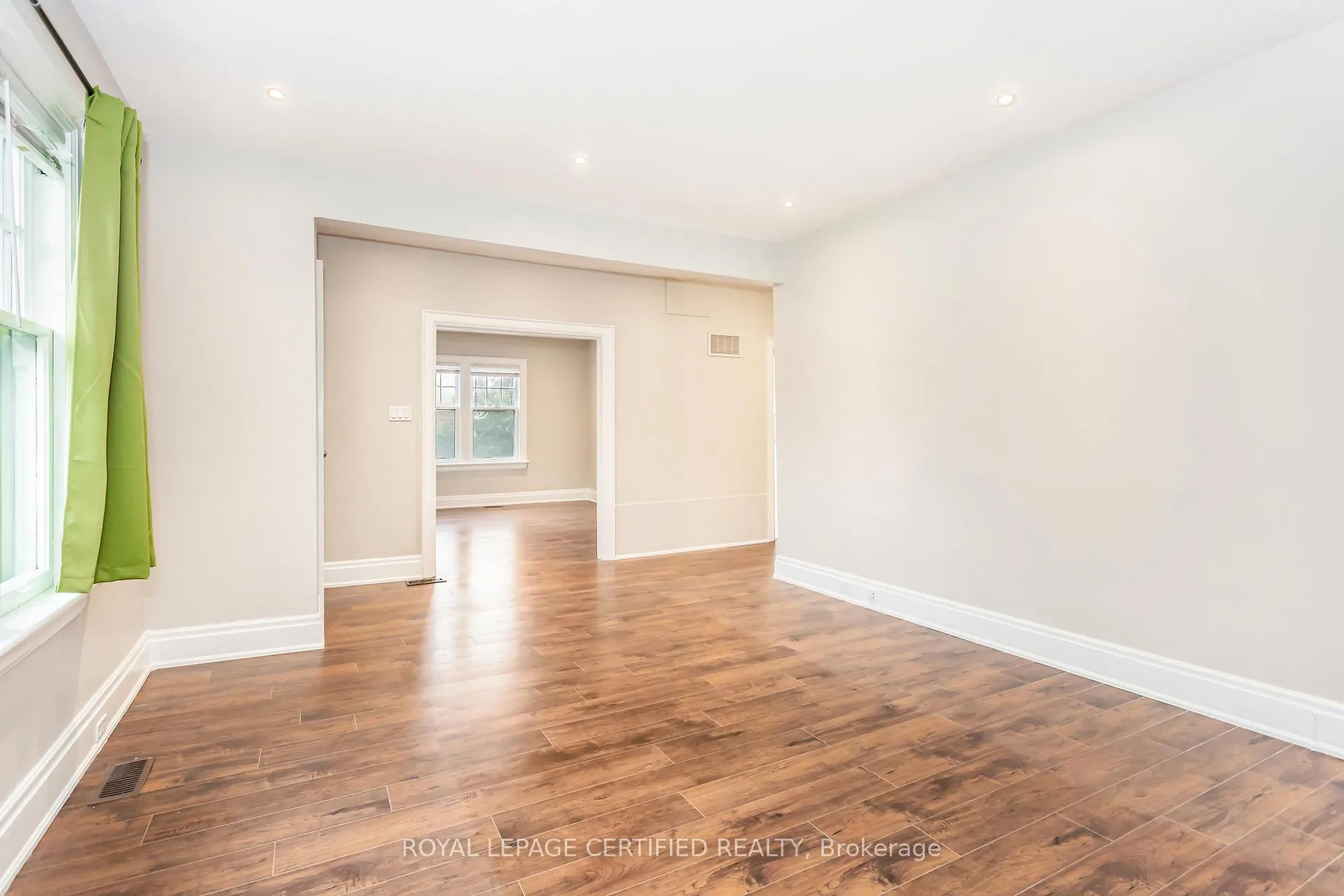 Photo 13 of 391 Dundas Street E, Hamilton, Waterdown — HOMEH