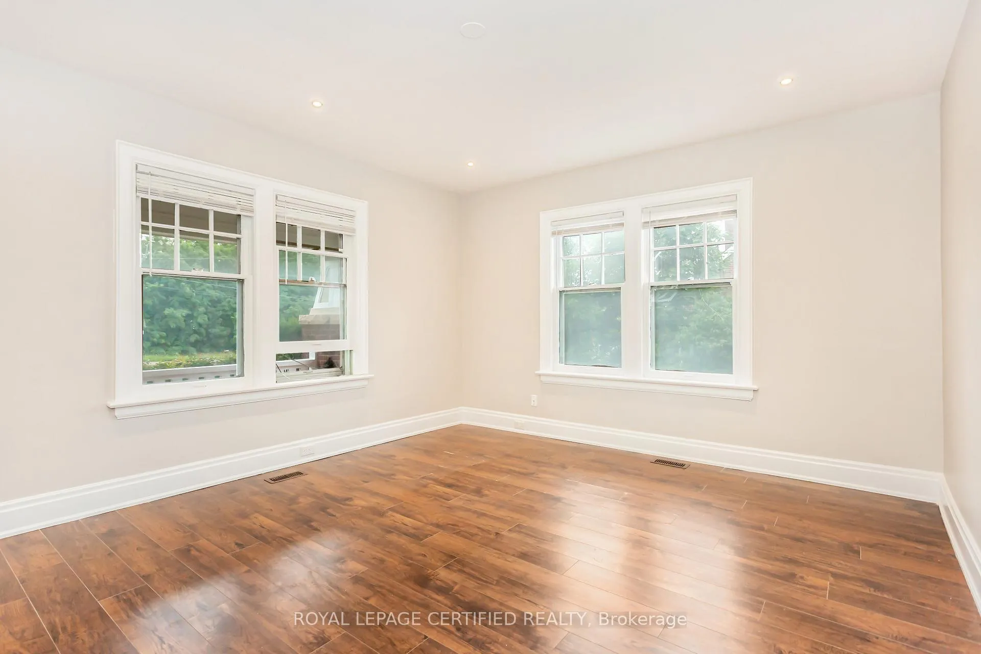 Photo 16 of 391 Dundas Street E, Hamilton, Waterdown — HOMEH