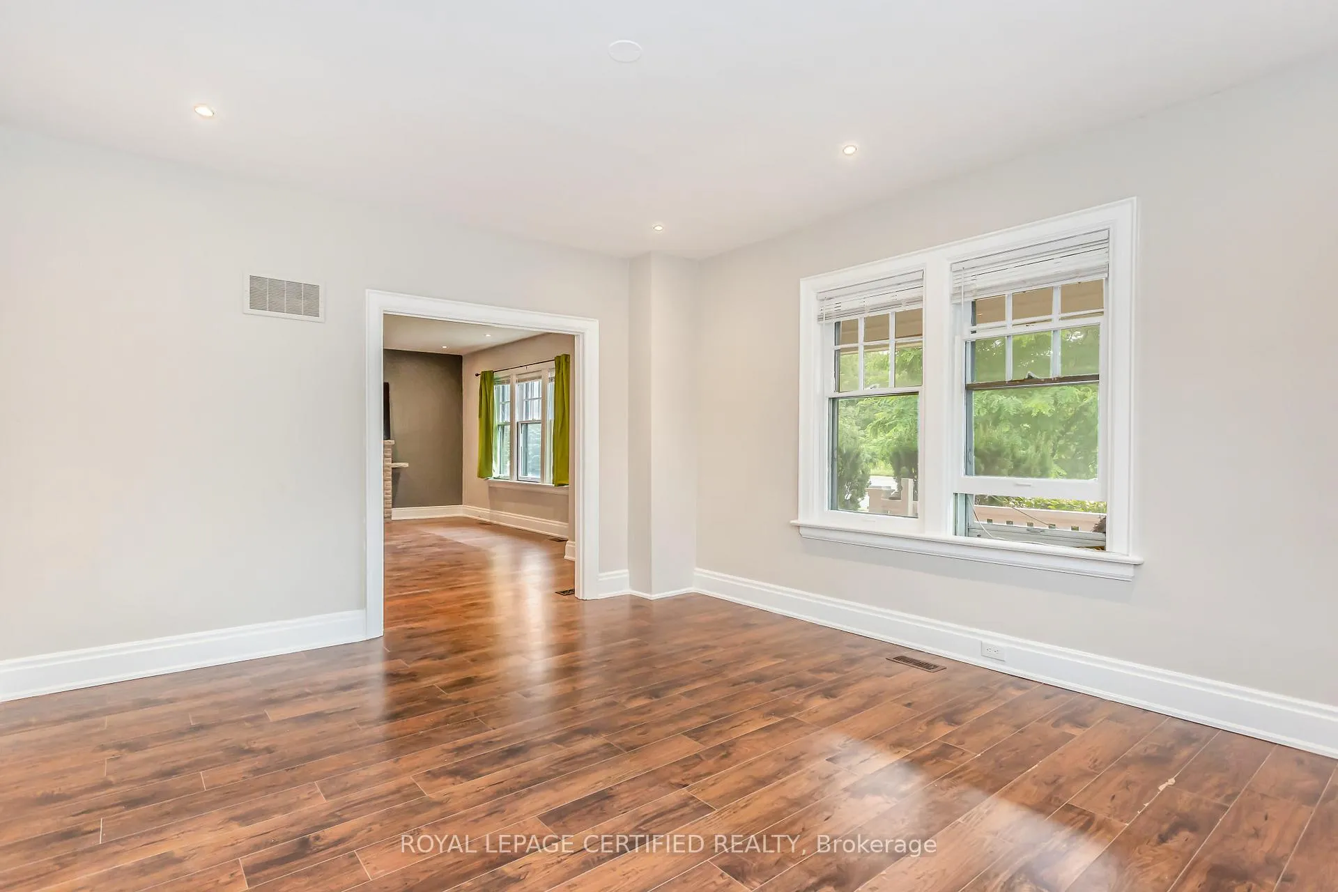 Photo 17 of 391 Dundas Street E, Hamilton, Waterdown — HOMEH